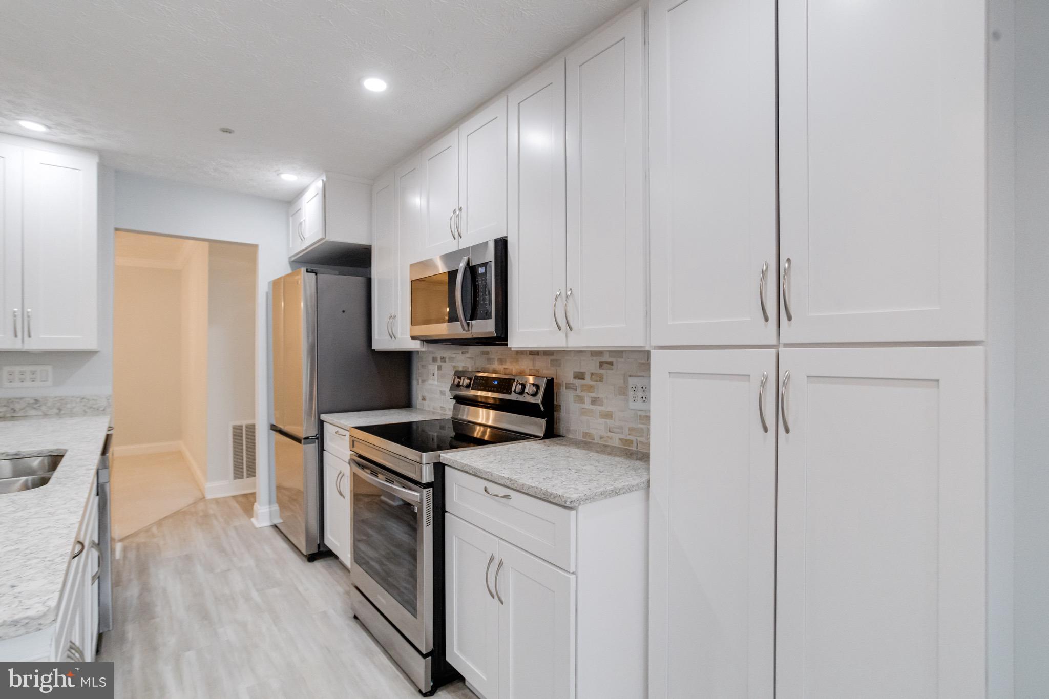 COUNTRY WALK - Residential