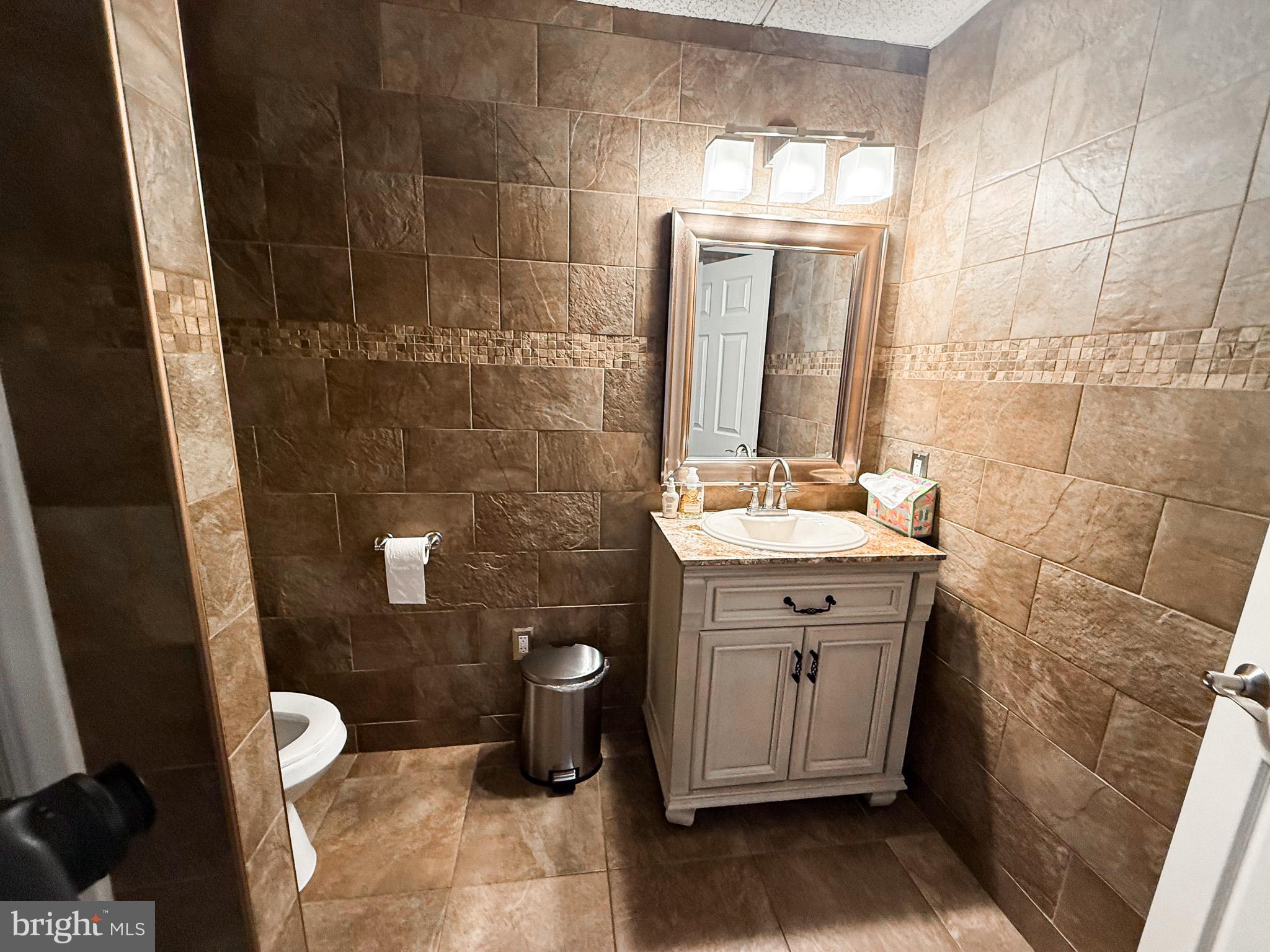 146 S LAKEVIEW DRIVE 203