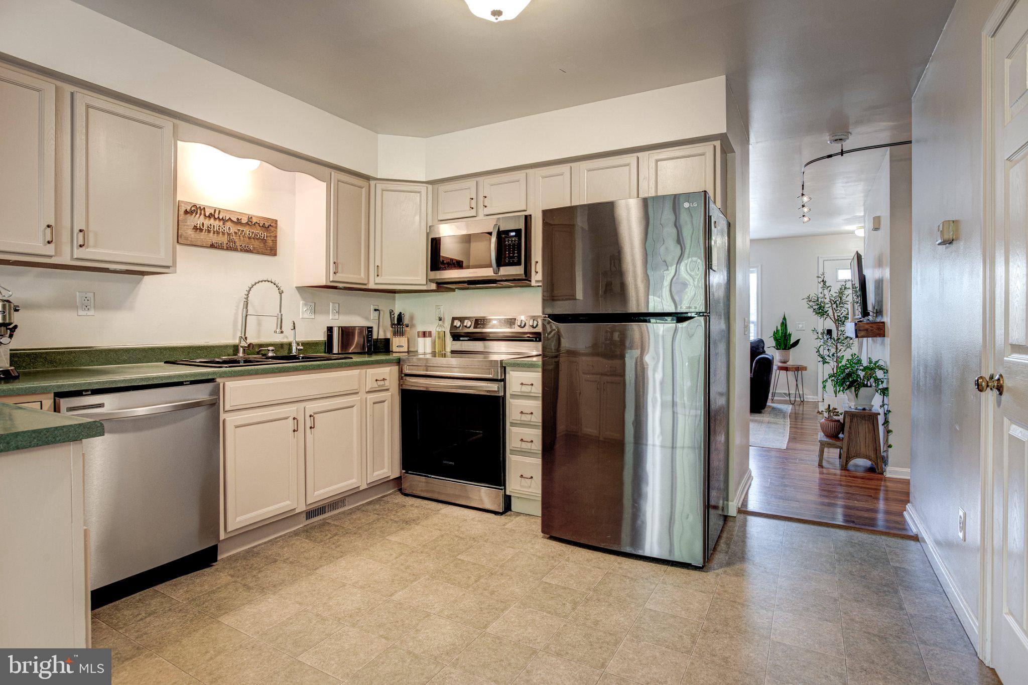 209 FIELDSTONE LANE