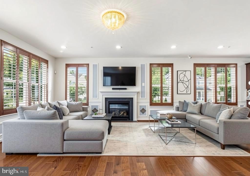 7976 MERIDIAN DRIVE