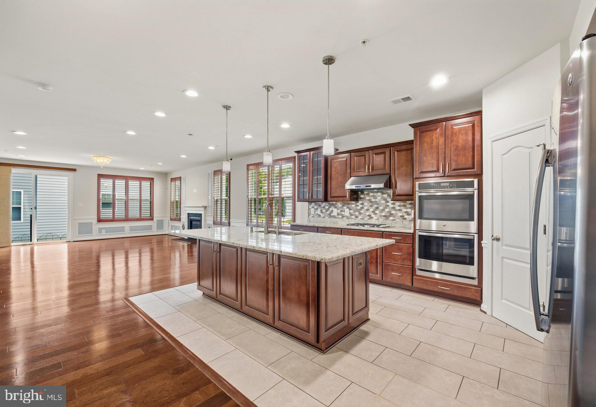 7976 MERIDIAN DRIVE