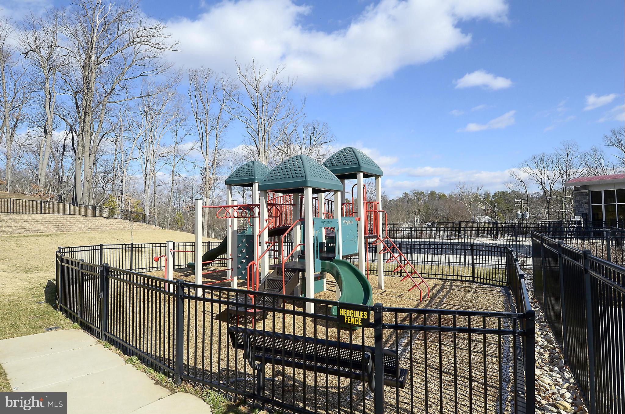 POTOMAC CLUB - Residential