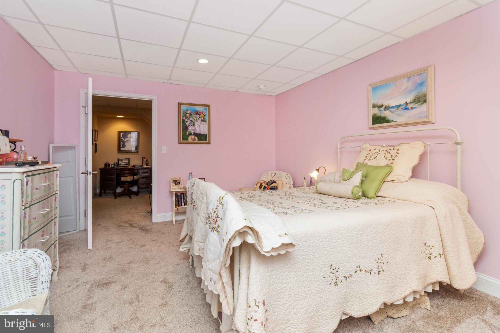 SADDLE RIDGE - Residential
