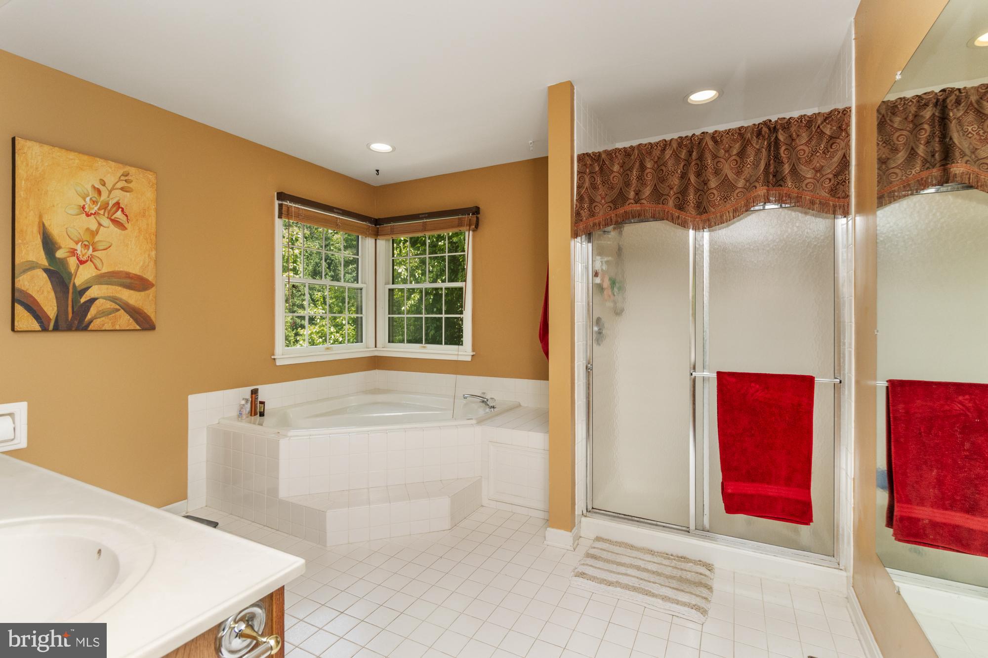 SADDLE RIDGE - Residential