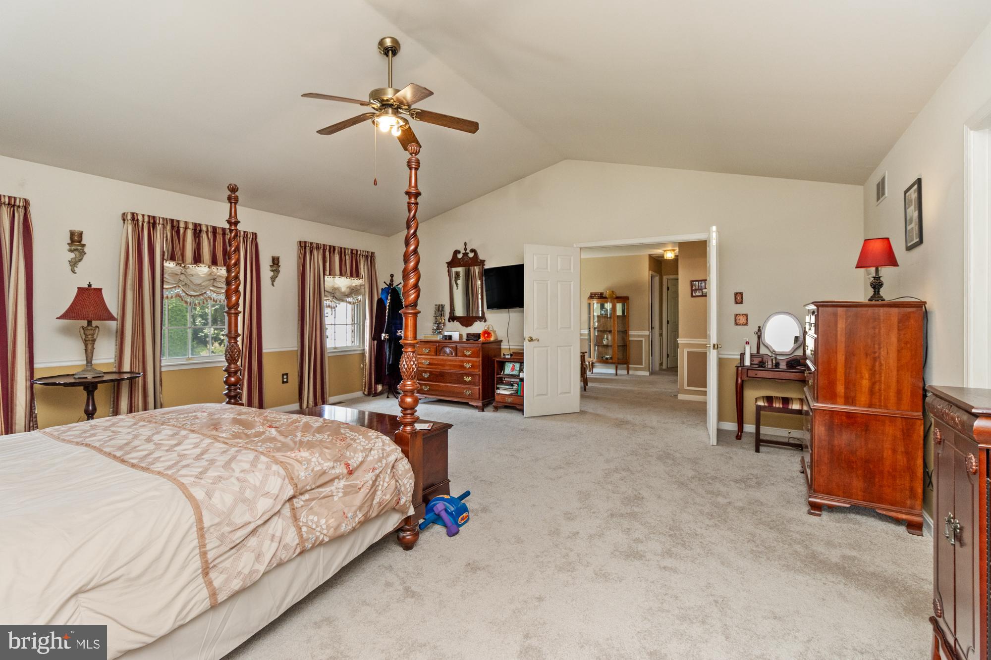 SADDLE RIDGE - Residential