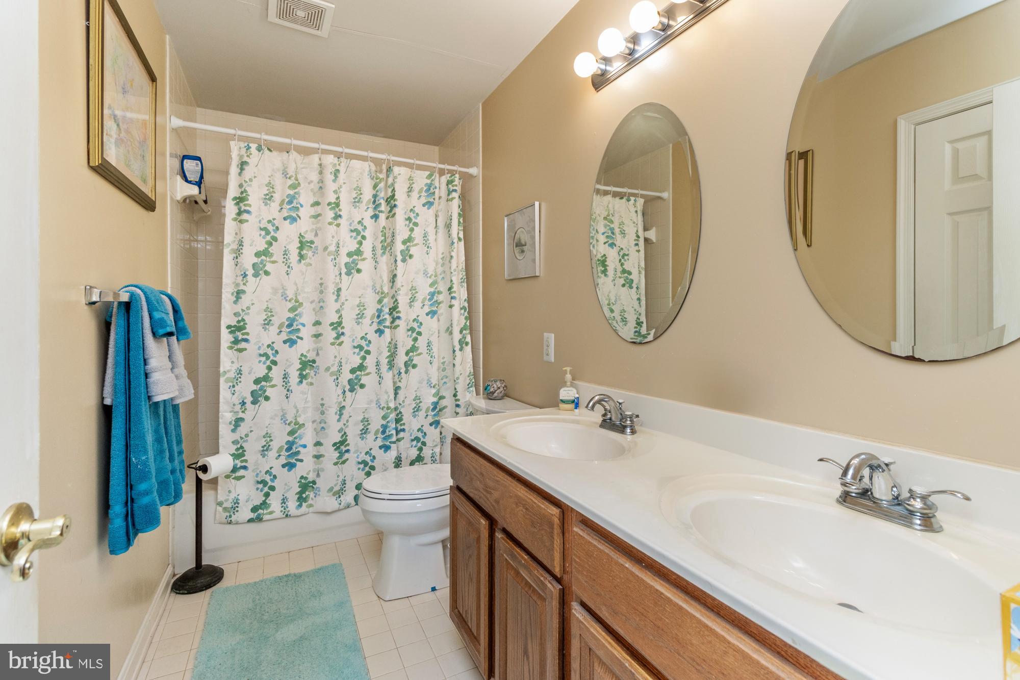 SADDLE RIDGE - Residential