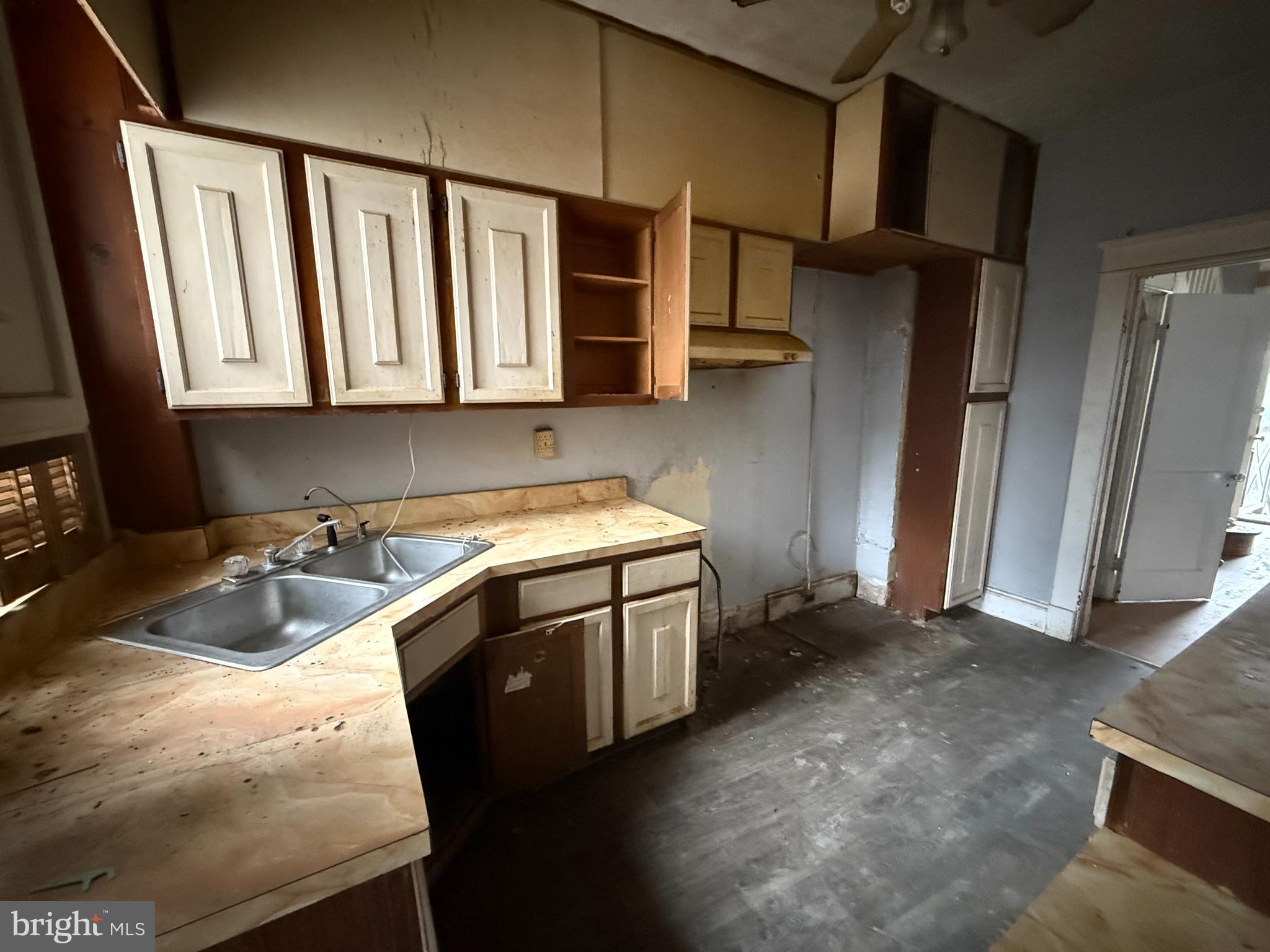 GOVANS - Residential