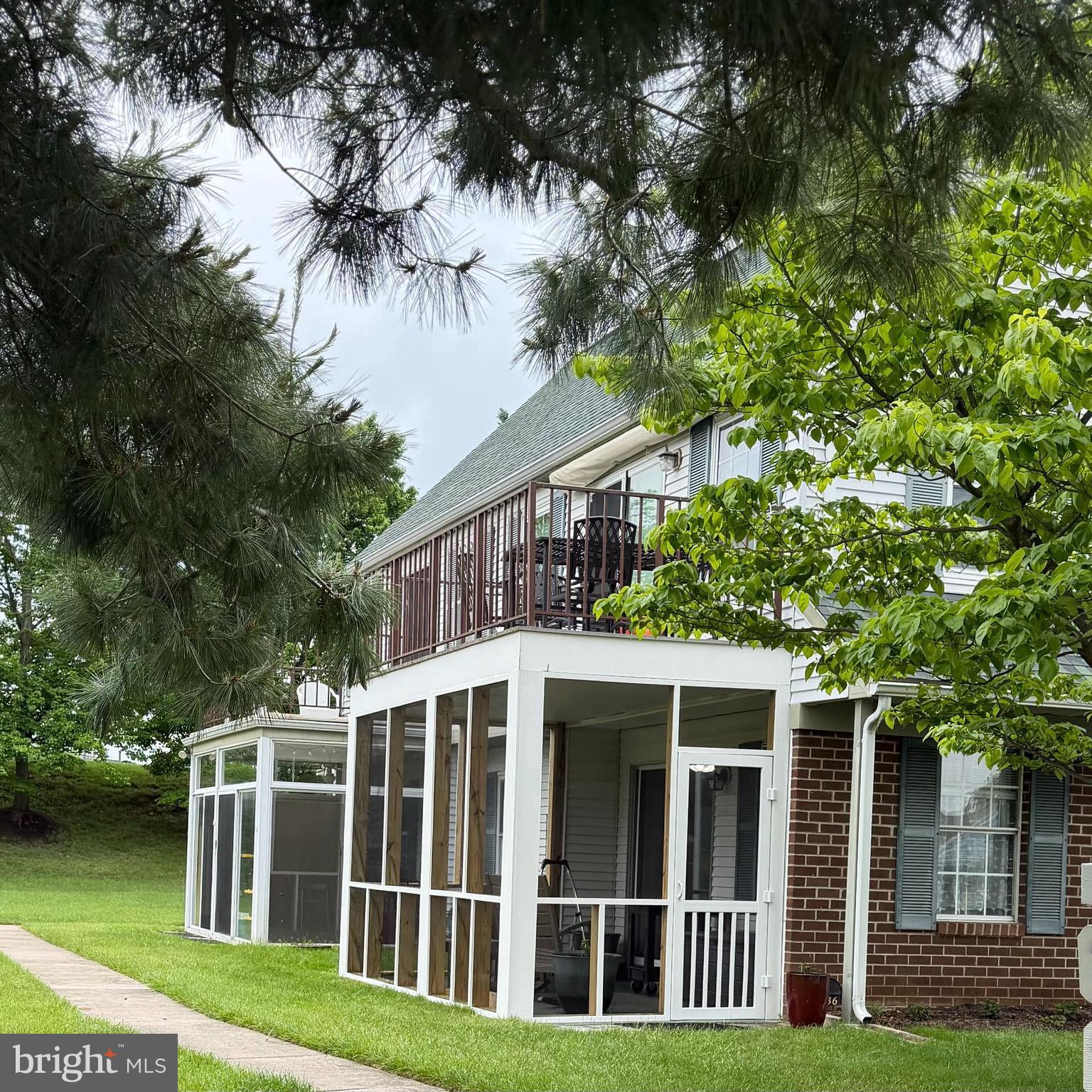 CRESTWOOD VILLAGE - Residential Lease