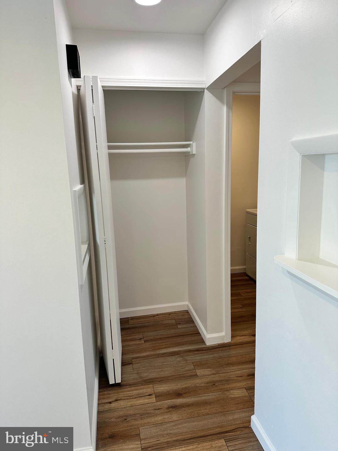 CRESTWOOD VILLAGE - Residential Lease