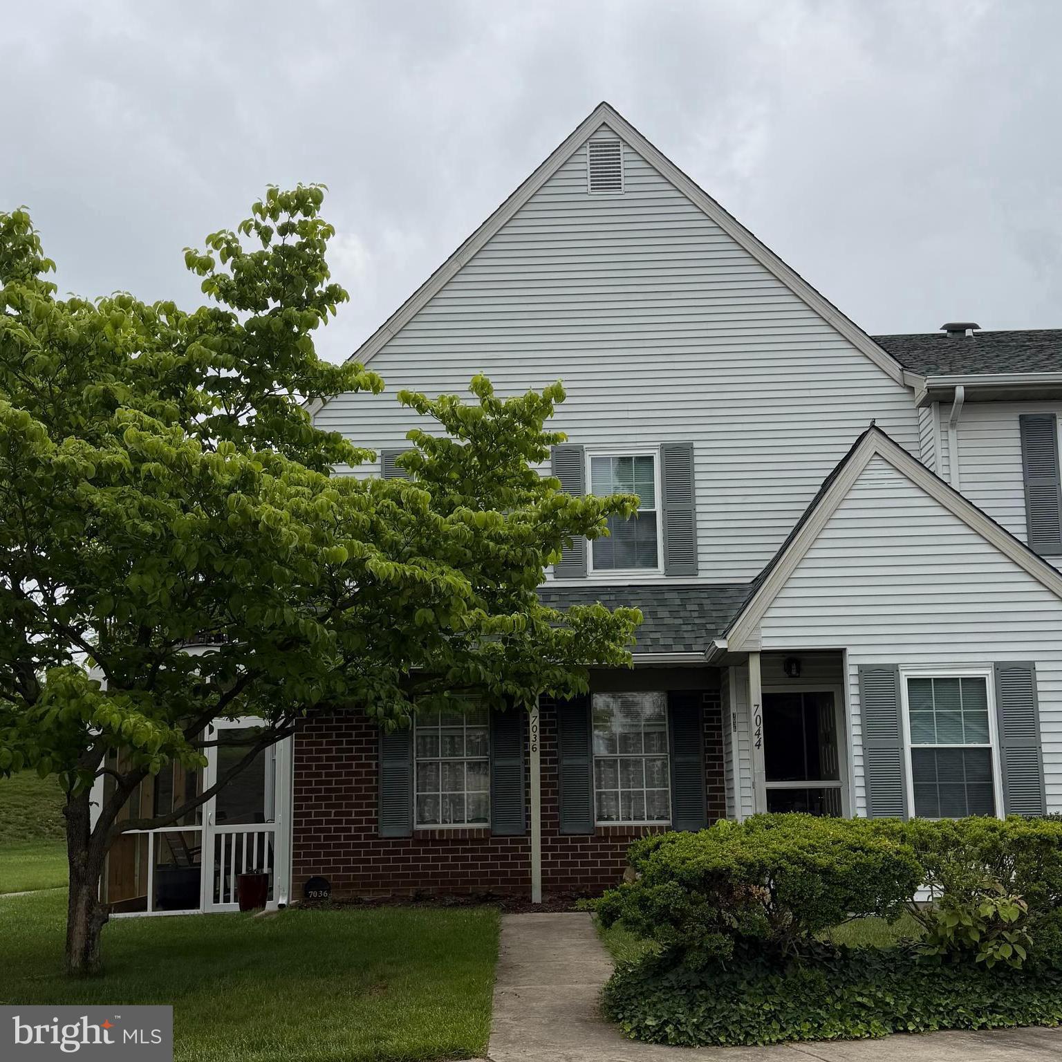 CRESTWOOD VILLAGE - Residential Lease
