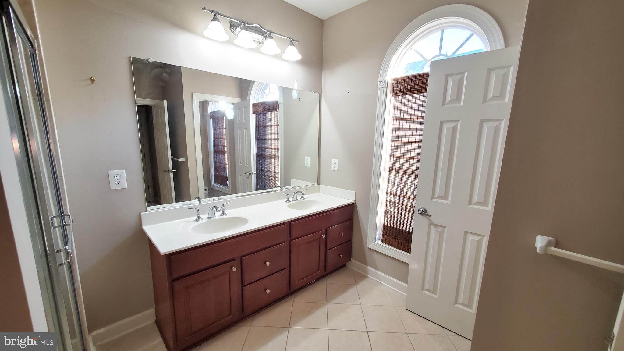 HIDDEN CREEK - Residential Lease