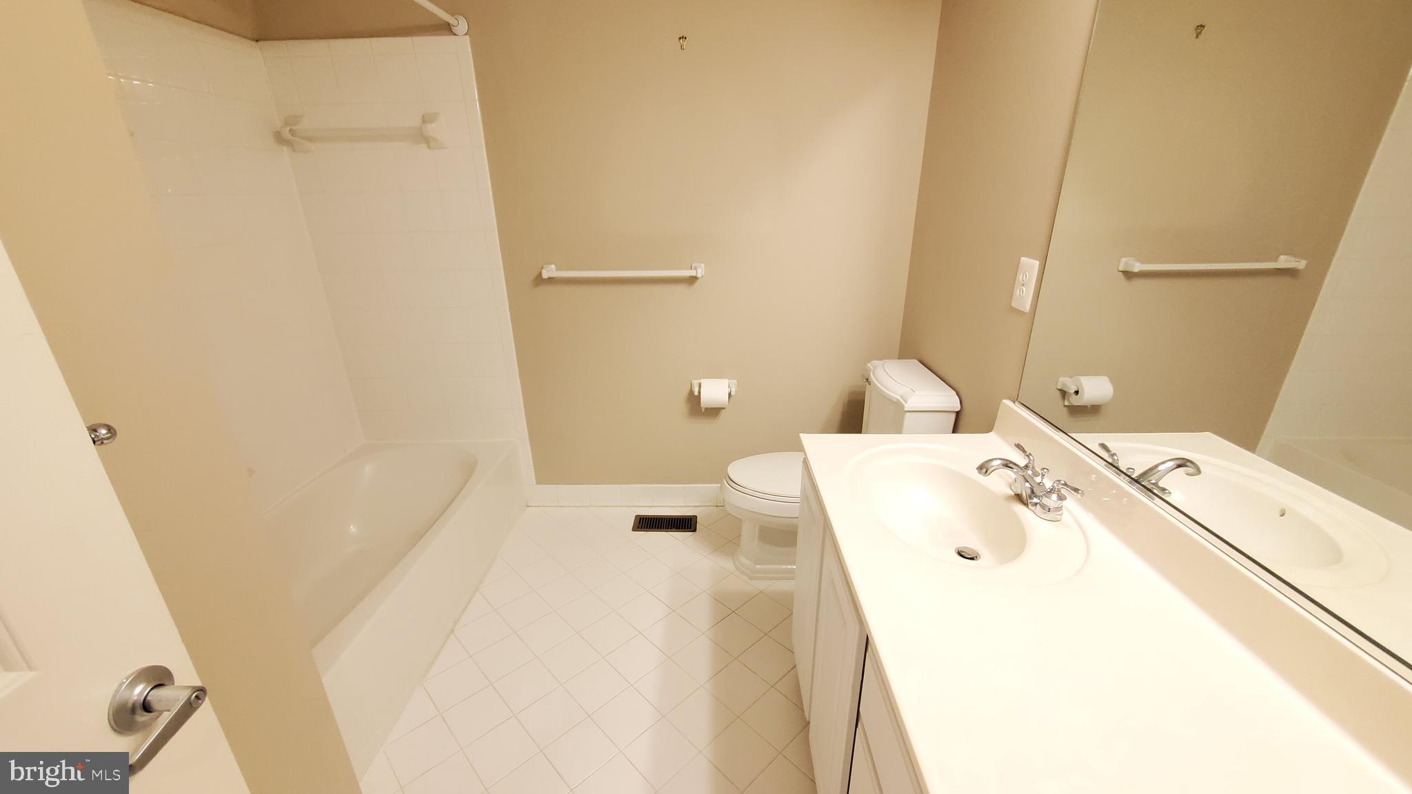 HIDDEN CREEK - Residential Lease