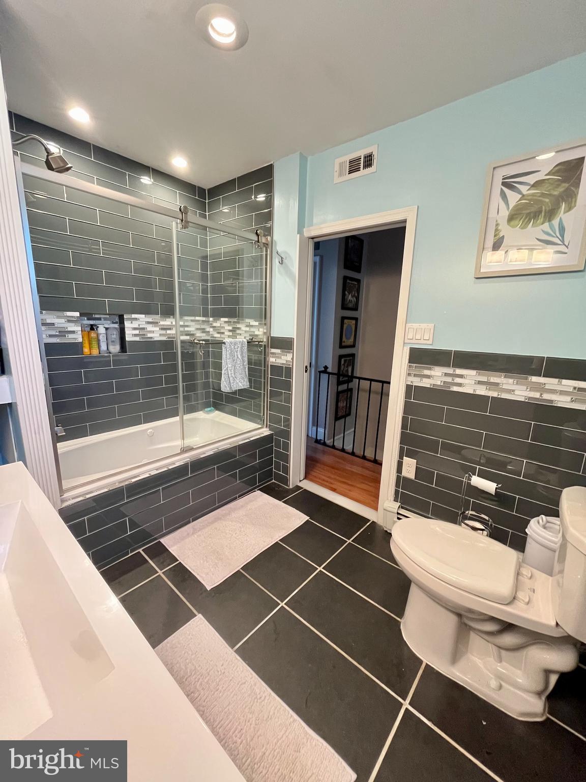 GIRARD ESTATES - Residential