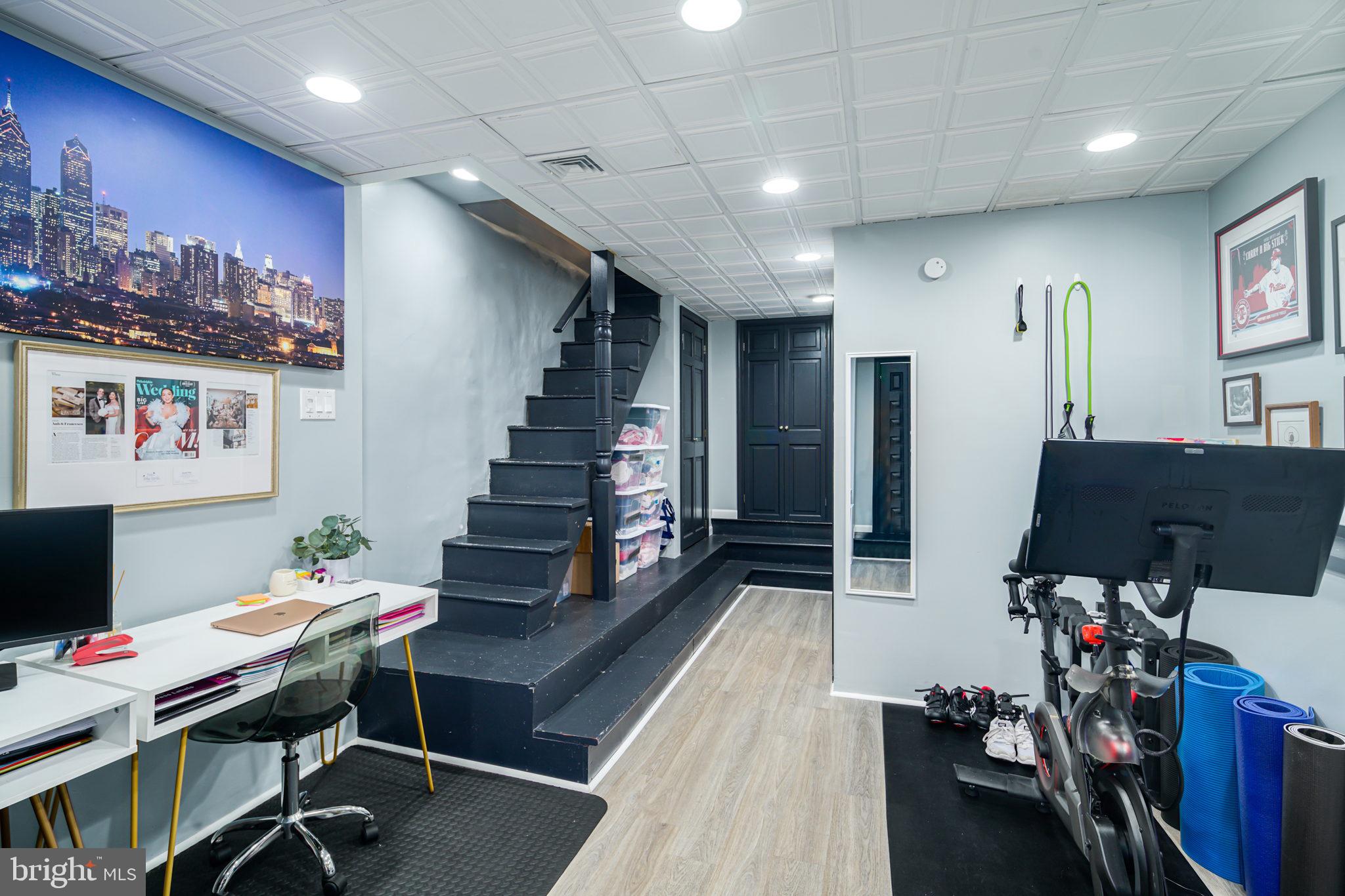 GIRARD ESTATES - Residential