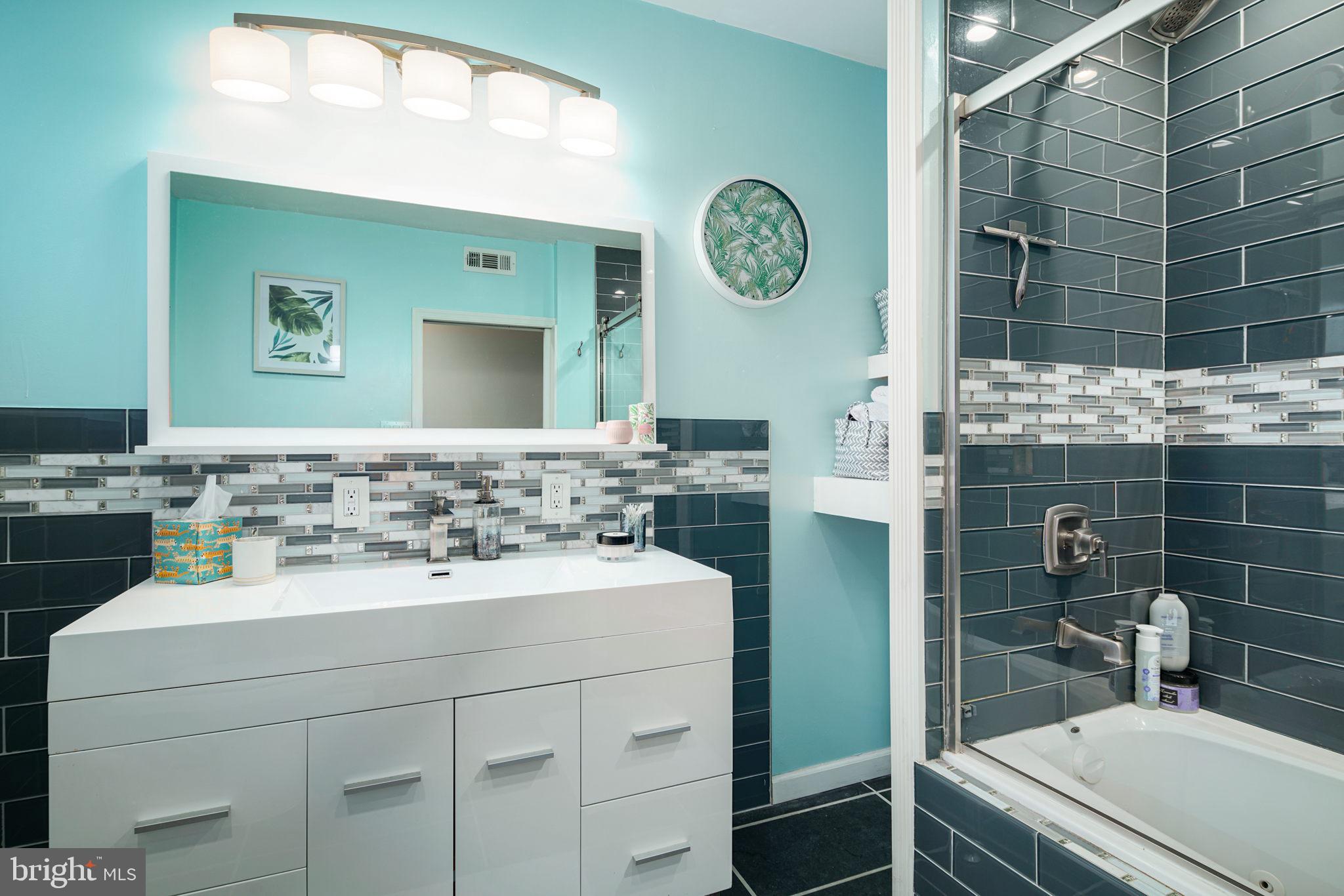 GIRARD ESTATES - Residential