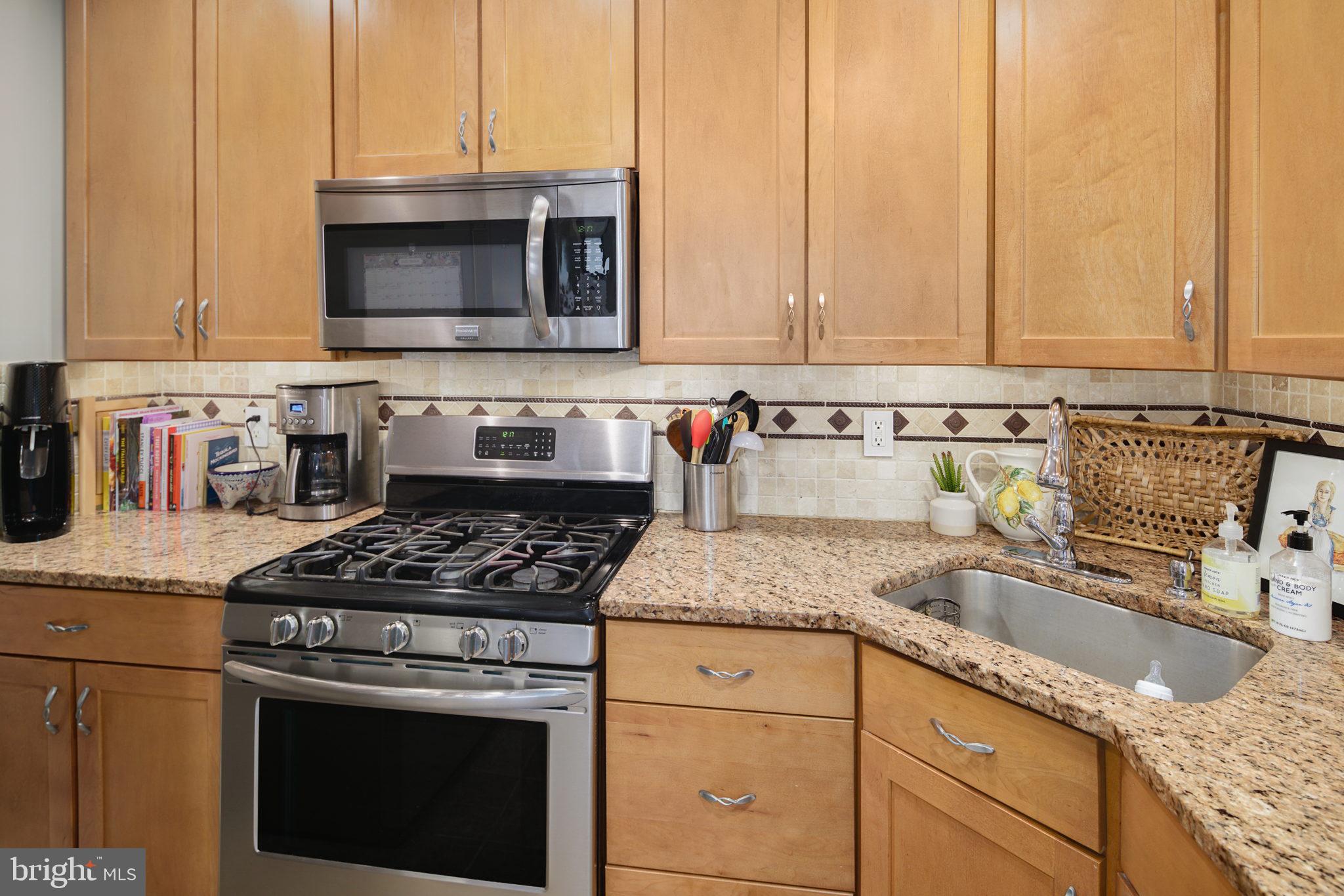 GIRARD ESTATES - Residential