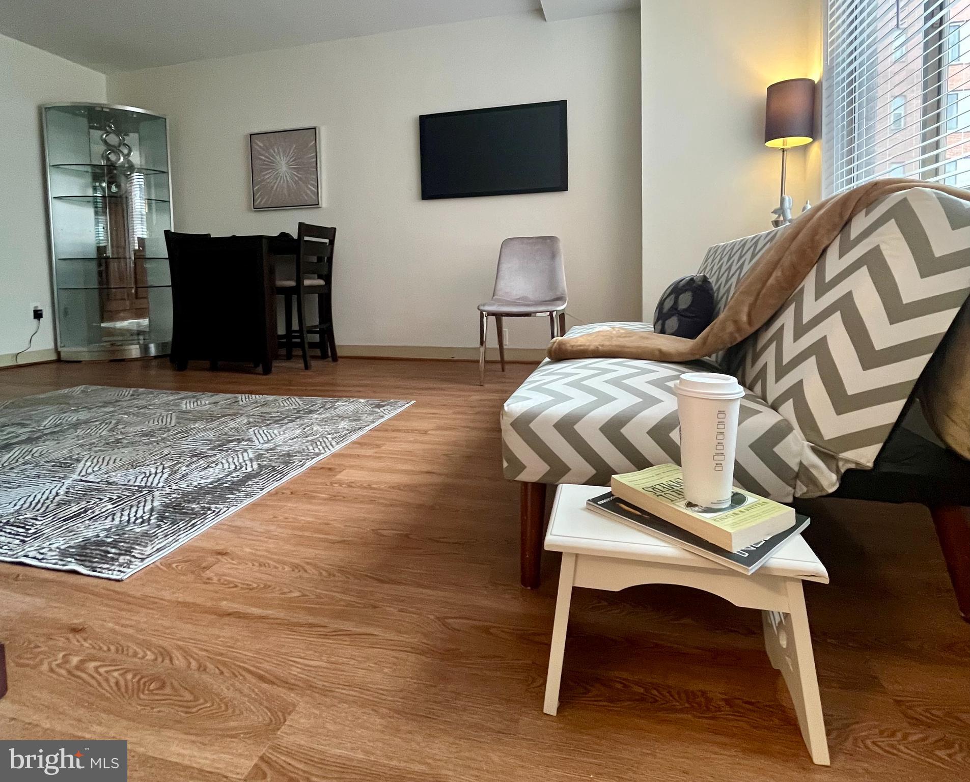 RIVER PLACE - Residential