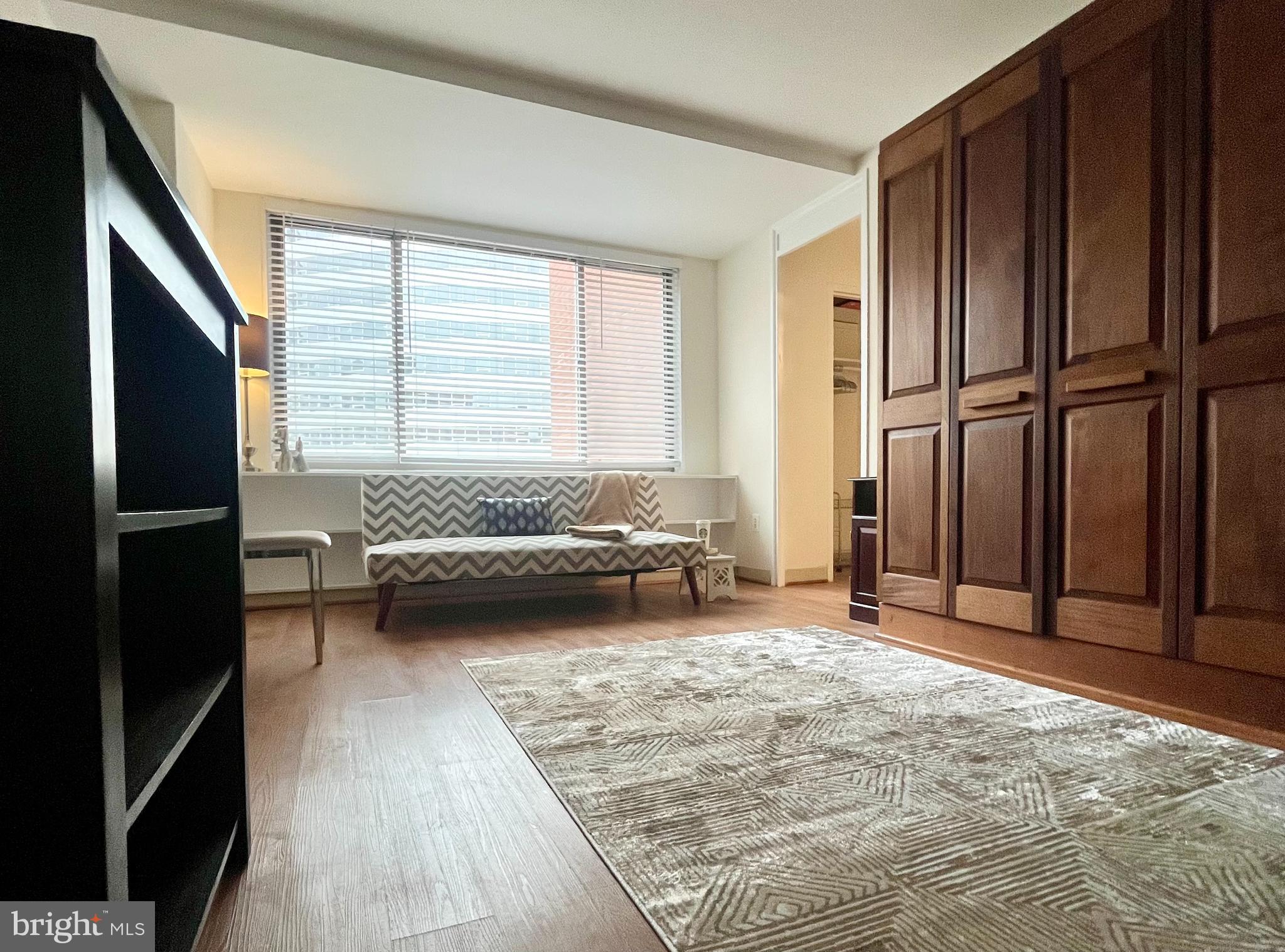RIVER PLACE - Residential
