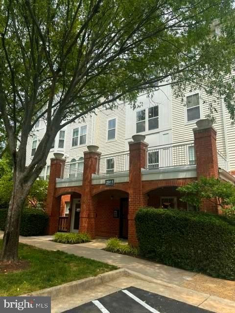 2911 DEER HOLLOW WAY 423 FAIRFAX VA 22031