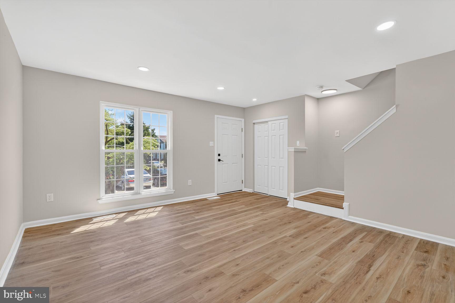 HALLOWELL - Residential