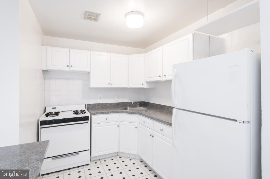 CENTER CITY - Residential Lease