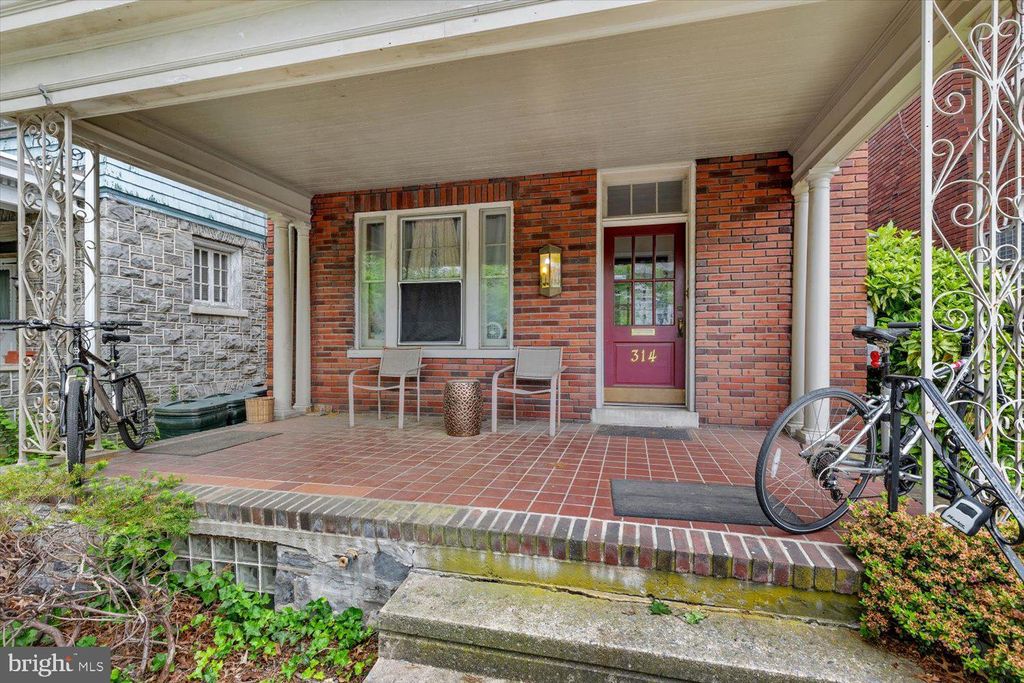 Photo of 314 College Avenue, Lancaster, PA 17603 (MLS # PALA2051174)