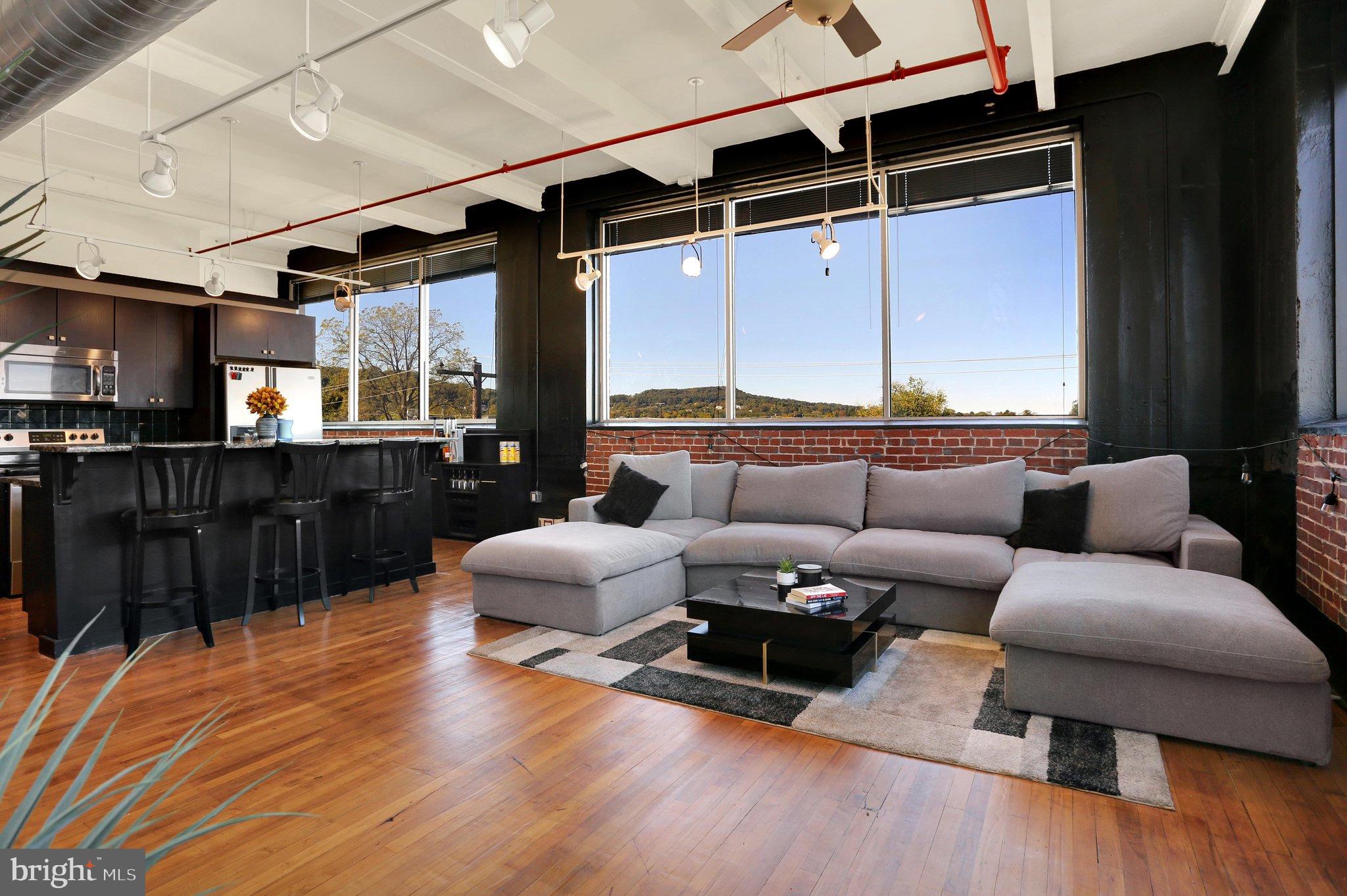31 S STERLEY STREET 400