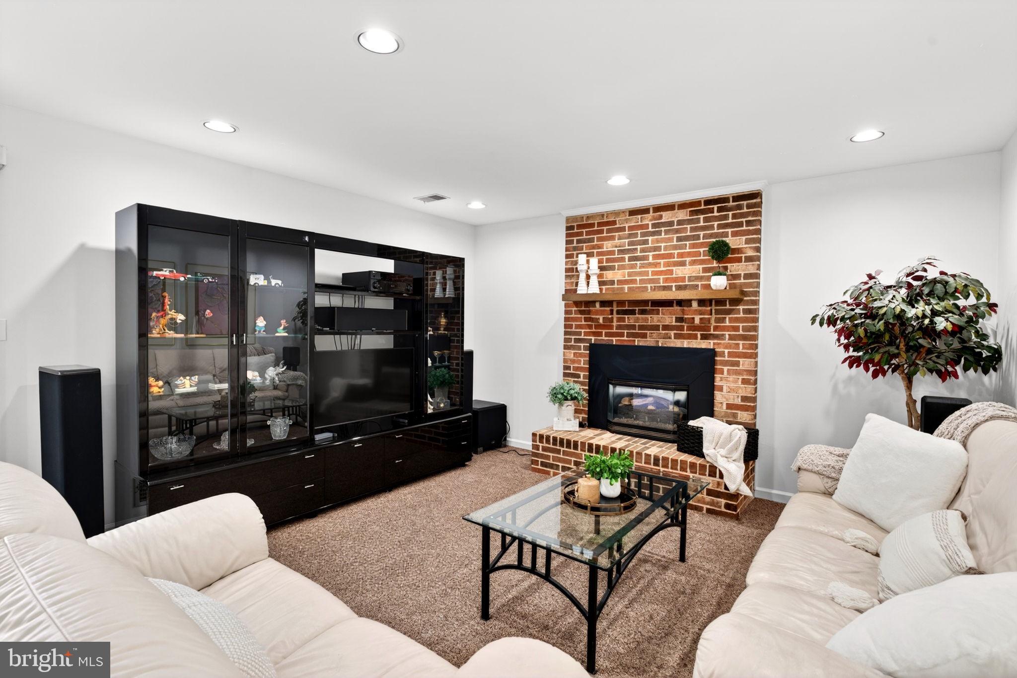 VILLAGE OF HICKORY RIDGE - Residential