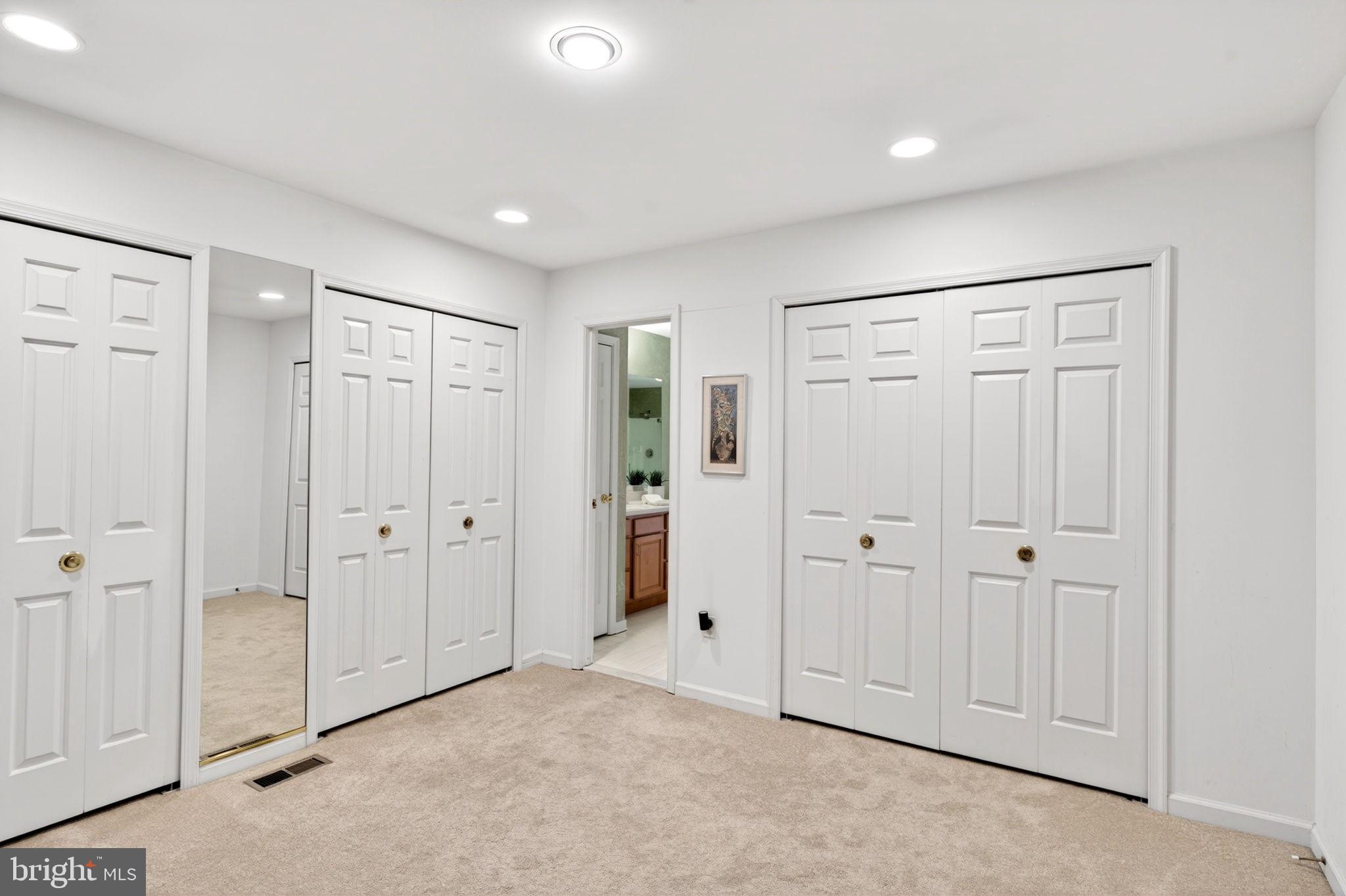 VILLAGE OF HICKORY RIDGE - Residential