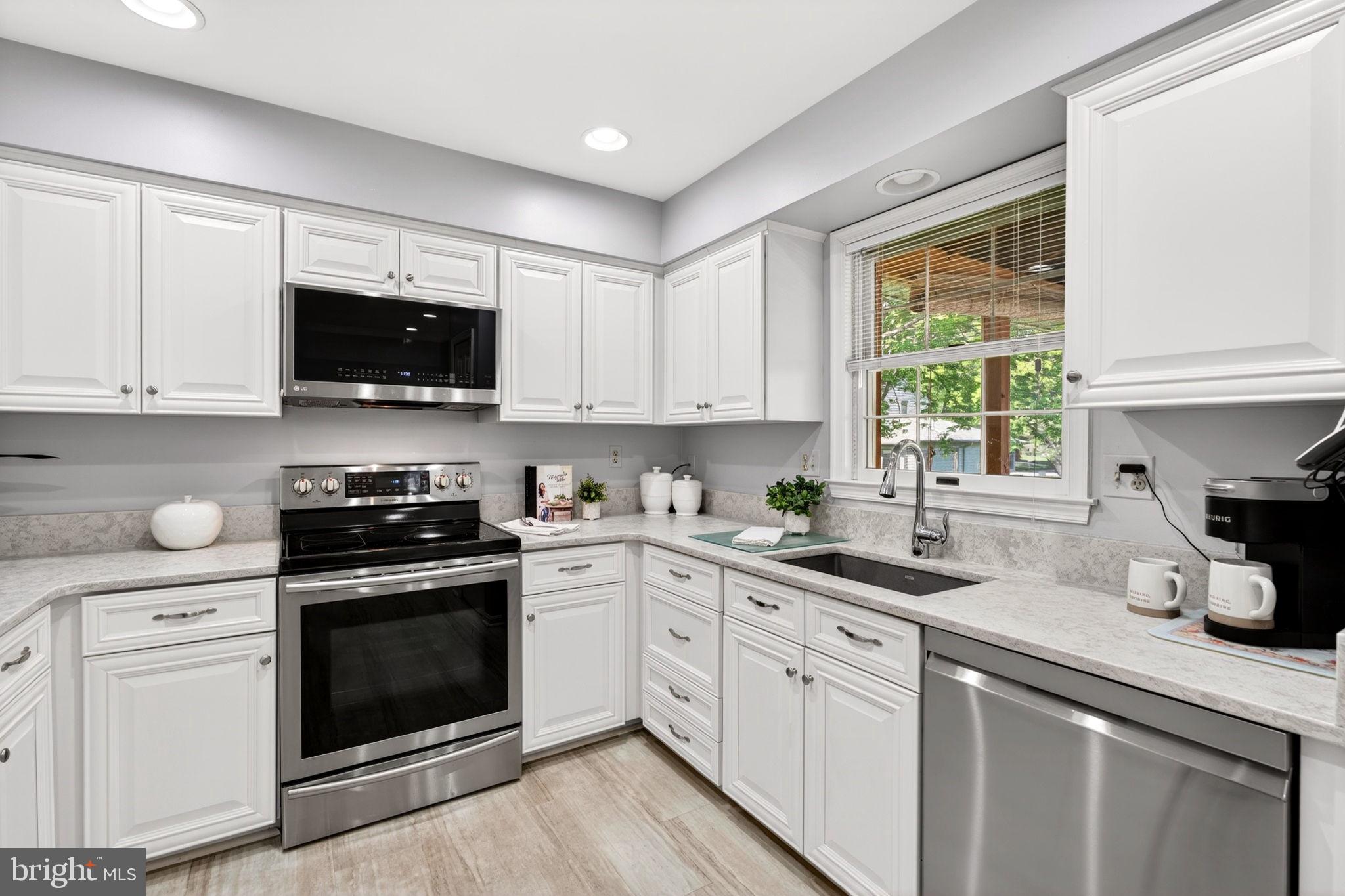 VILLAGE OF HICKORY RIDGE - Residential