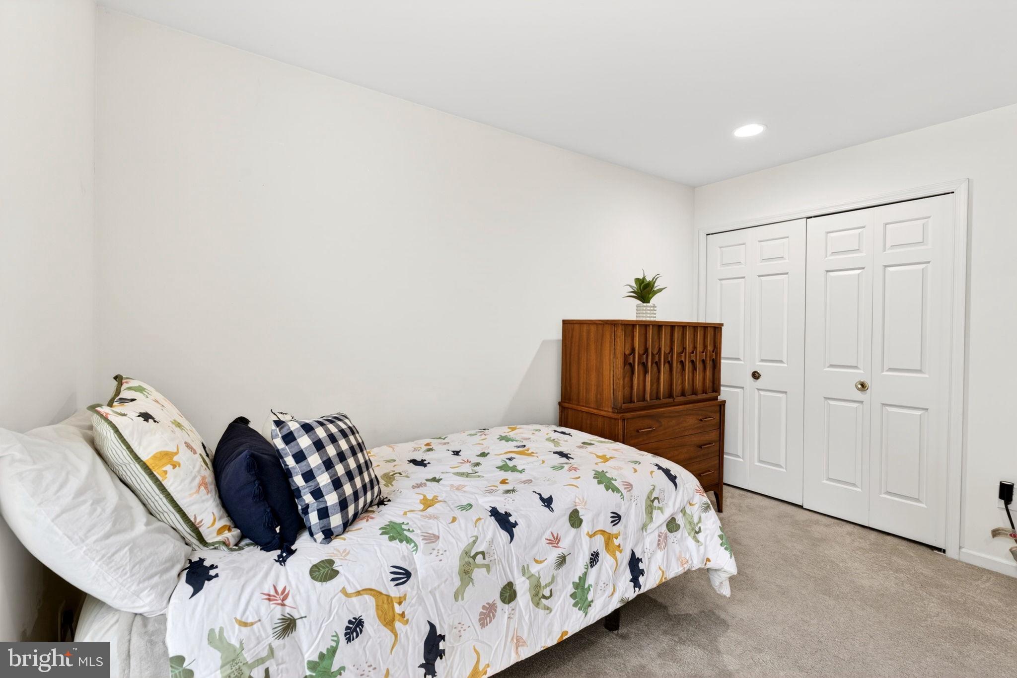 VILLAGE OF HICKORY RIDGE - Residential