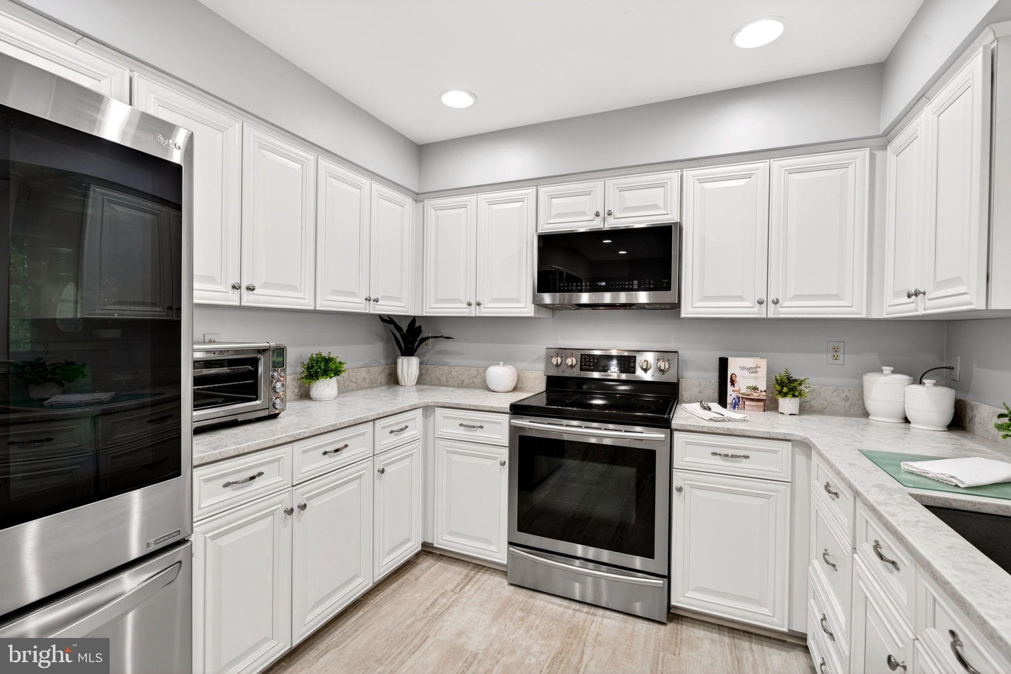 VILLAGE OF HICKORY RIDGE - Residential