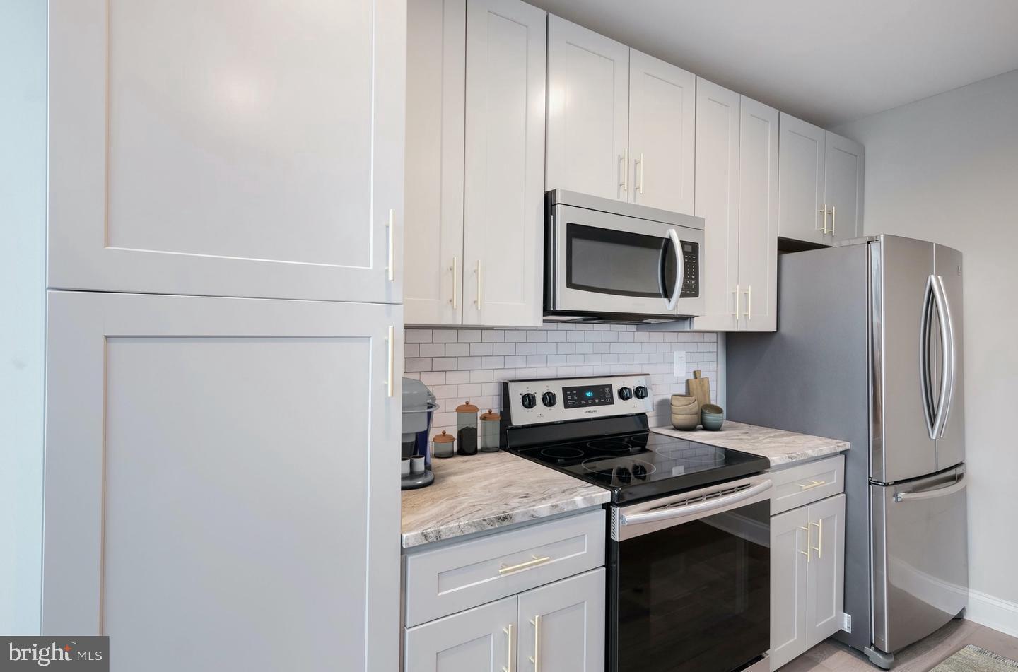 LOGAN SQUARE - Residential Lease