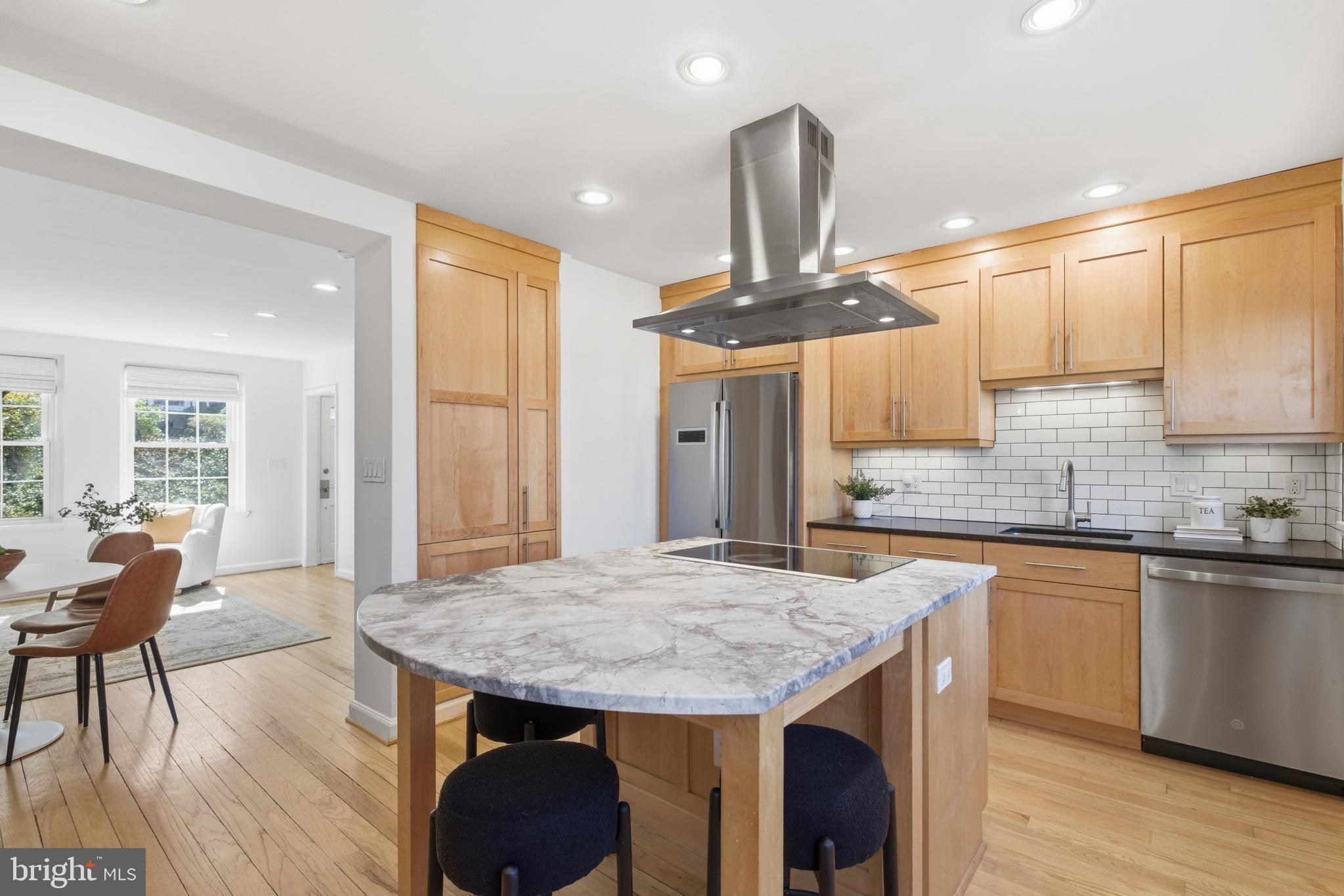 3141 S STAFFORD STREET