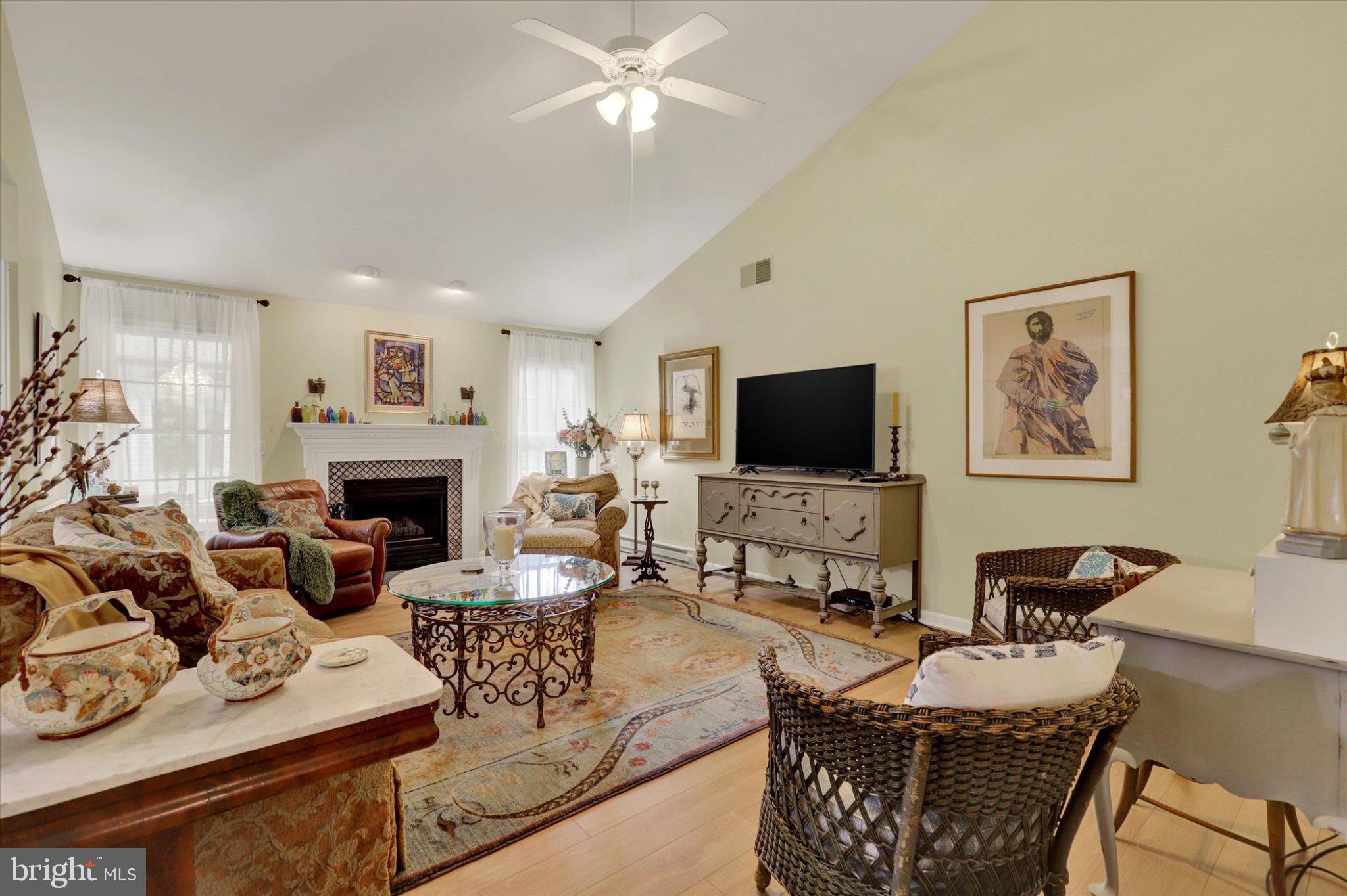 547 FARMHOUSE LANE