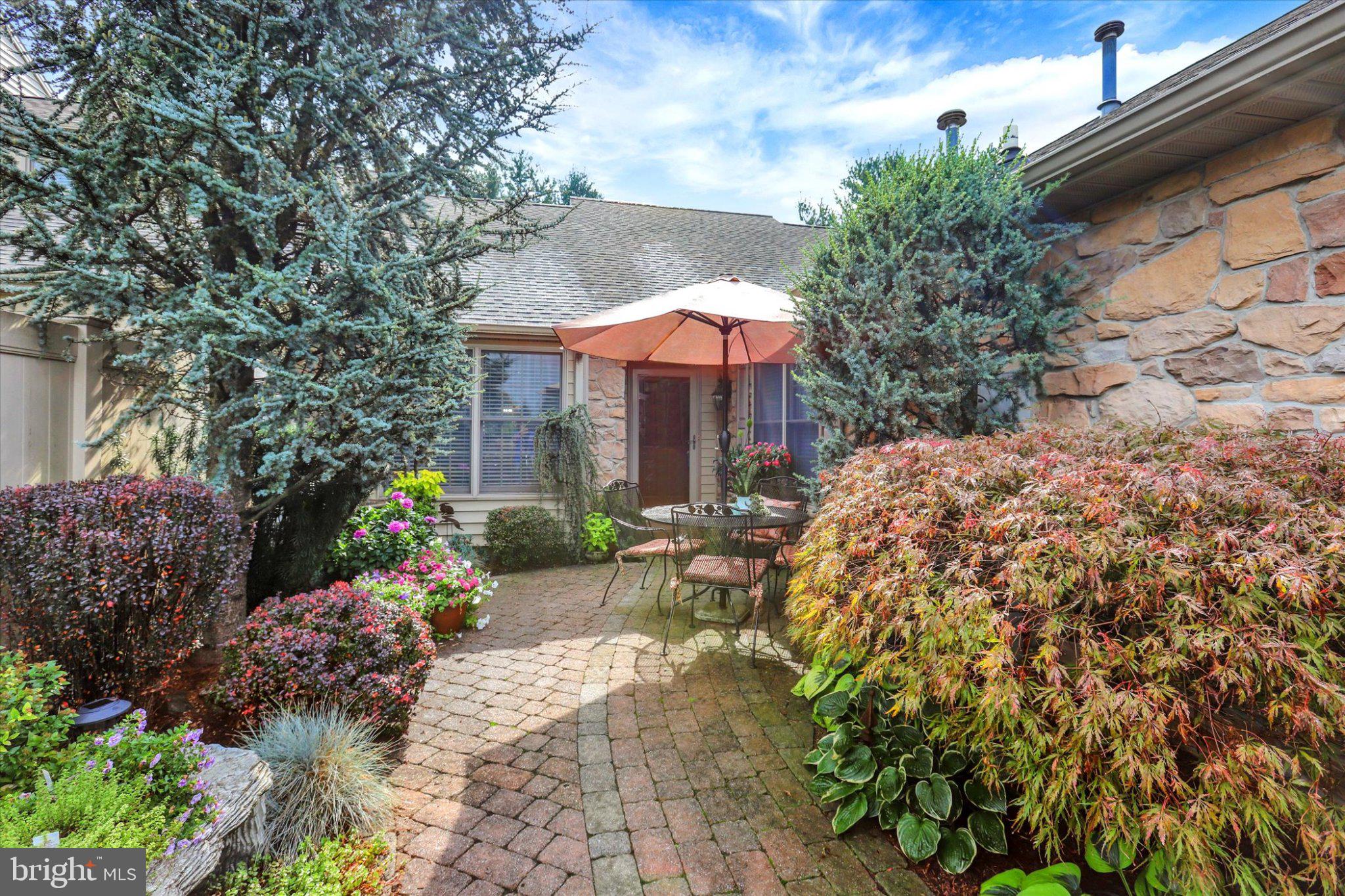 547 FARMHOUSE LANE