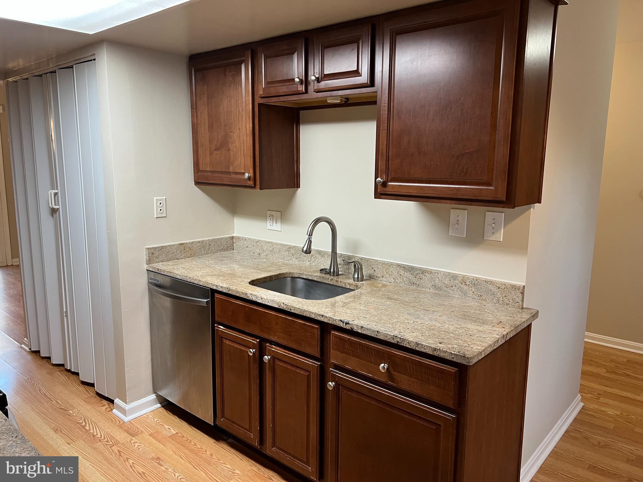 KEENE MILL WOODS - Residential Lease