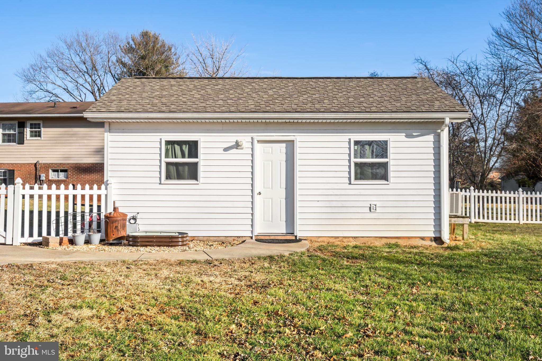 FAIRVIEW ACRES - Residential