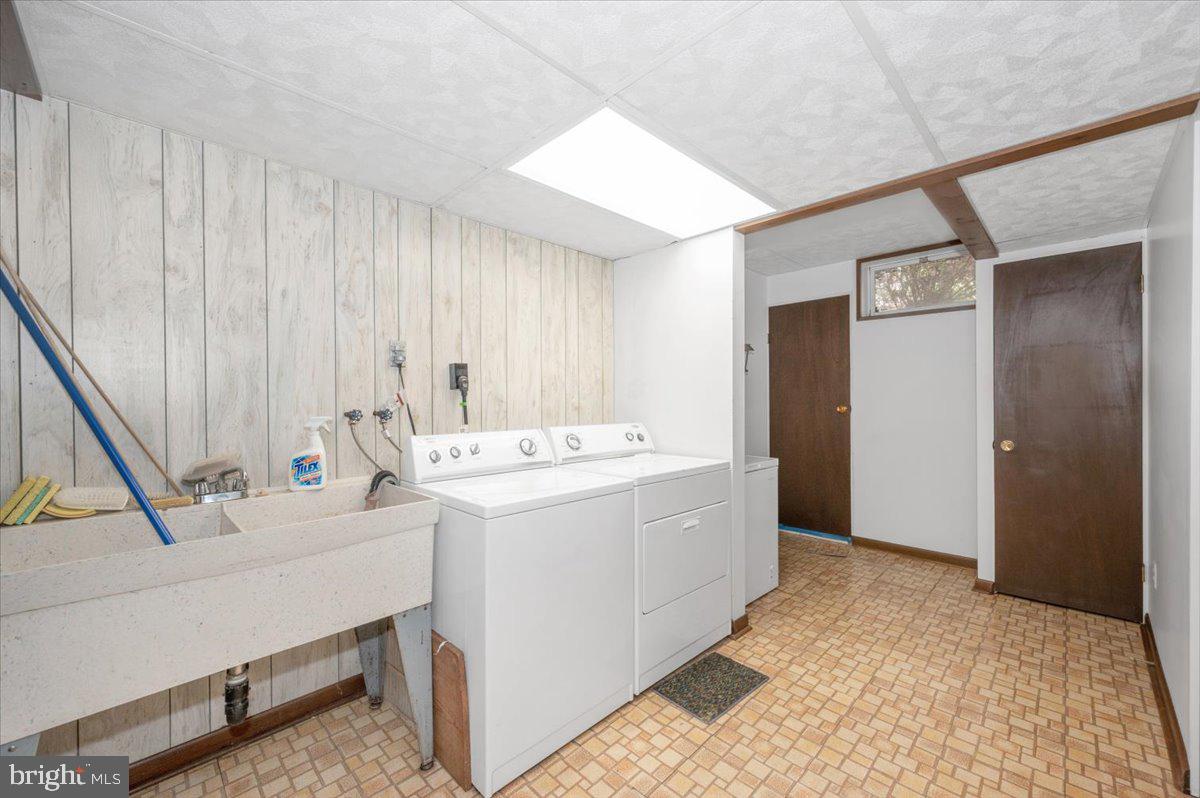 HOLLYWOOD ON SEVERN - Residential