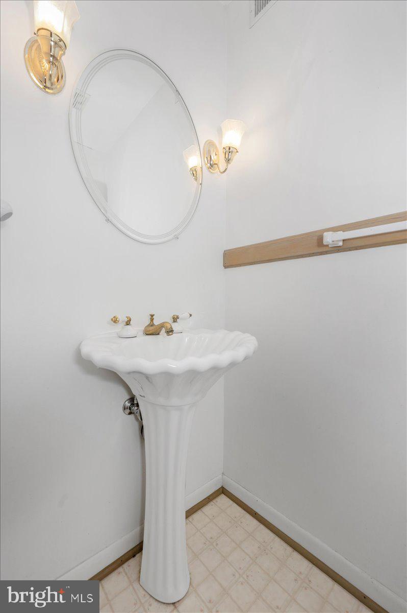 HOLLYWOOD ON SEVERN - Residential