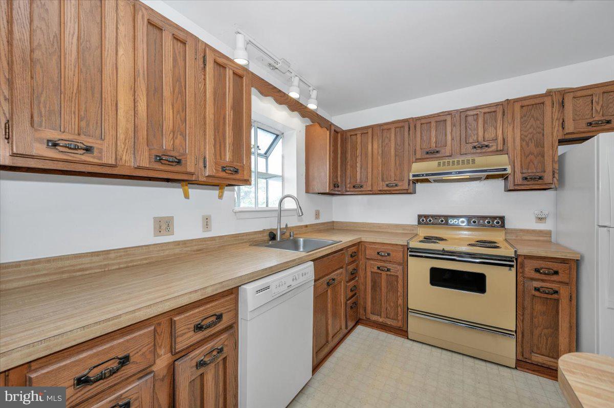 HOLLYWOOD ON SEVERN - Residential