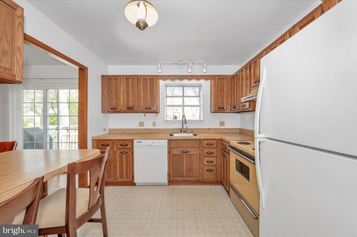 HOLLYWOOD ON SEVERN - Residential