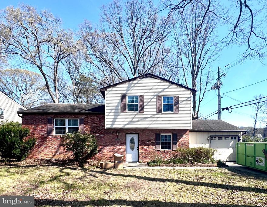 PHOTOS COMING SOON  First time offered to the public! This diamond in the rough is waiting for your updating and personal touches.    Welcome to this well built 4-bedroom, 2.5-bath tri-level home located in the highly sought-after community of Hollywood on the Severn.  Perfectly situated on a spacious corner lot, this home offers a fully finished basement providing additional living space ideal for a recreation room, home office, or guest area. Enjoy the charm and convenience of a walkable neighborhood with sidewalks leading directly to a nearby shopping center—perfect for dining, errands, and everyday convenience. Residents of Hollywood on the Severn also benefit from community water access, making it easy to enjoy the Chesapeake Bay lifestyle.  Commuters will appreciate the prime location just minutes from Baltimore/Washington International Thurgood Marshall Airport, as well as easy access to major routes connecting to Annapolis, Baltimore, and Washington, D.C.
A wonderful opportunity to own a home that combines space, location, and lifestyle— schedule your private showing today!