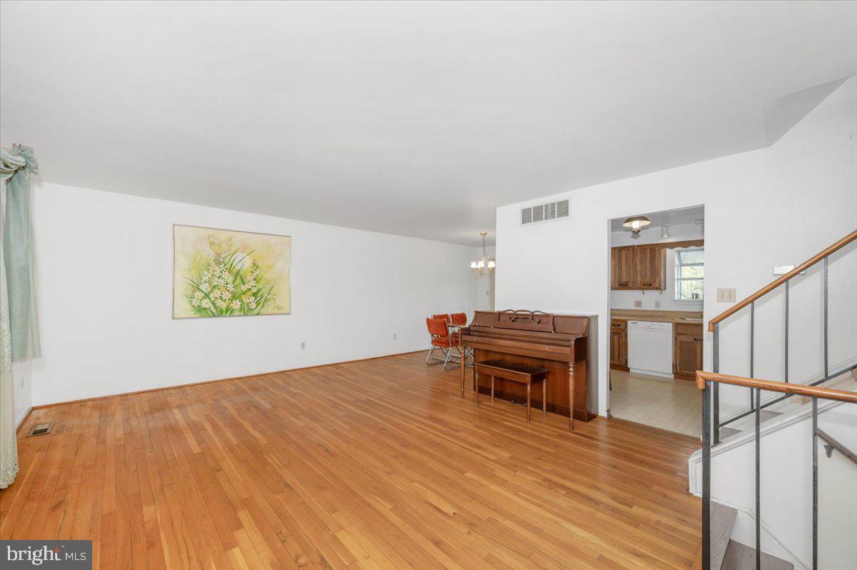 HOLLYWOOD ON SEVERN - Residential