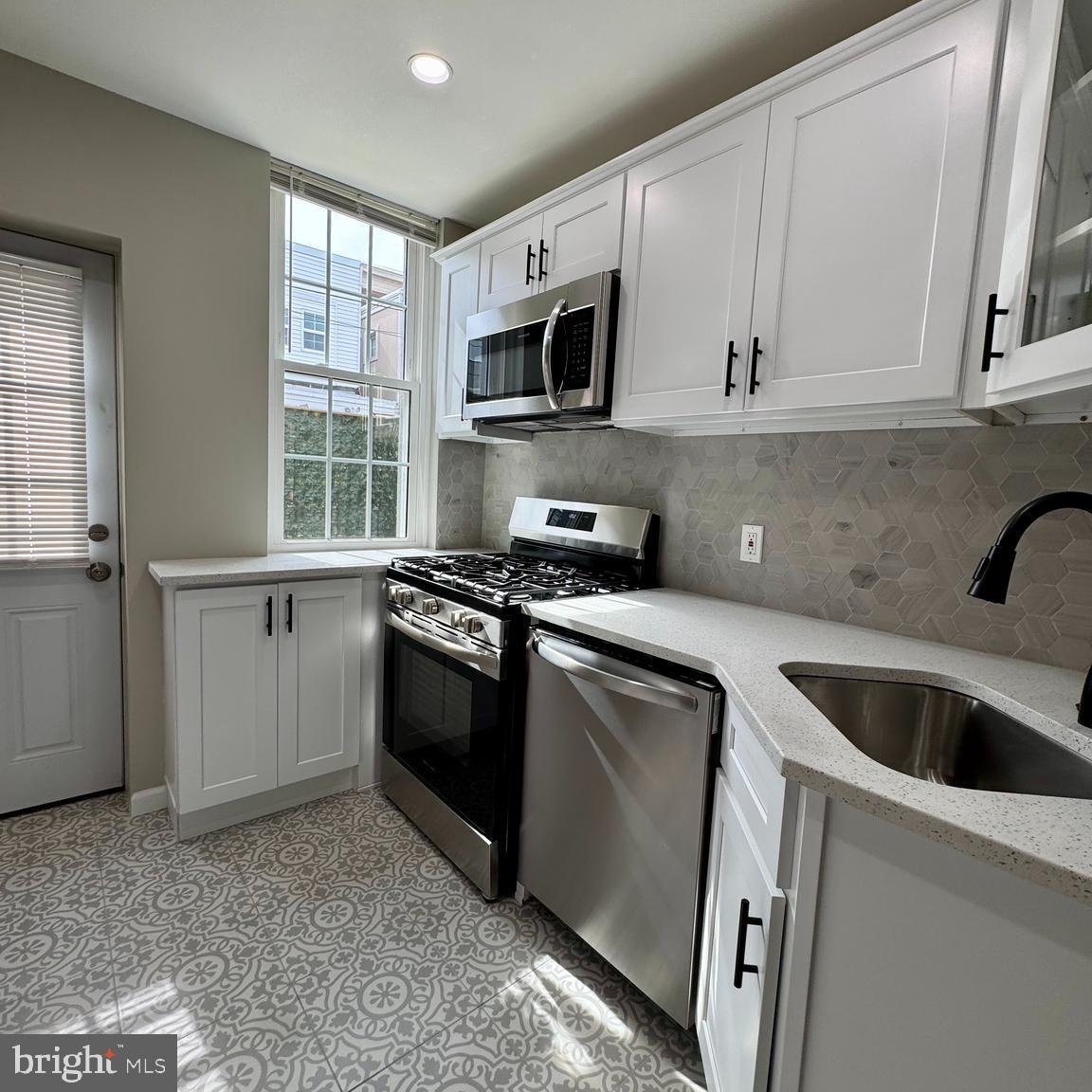 PORT RICHMOND - Residential