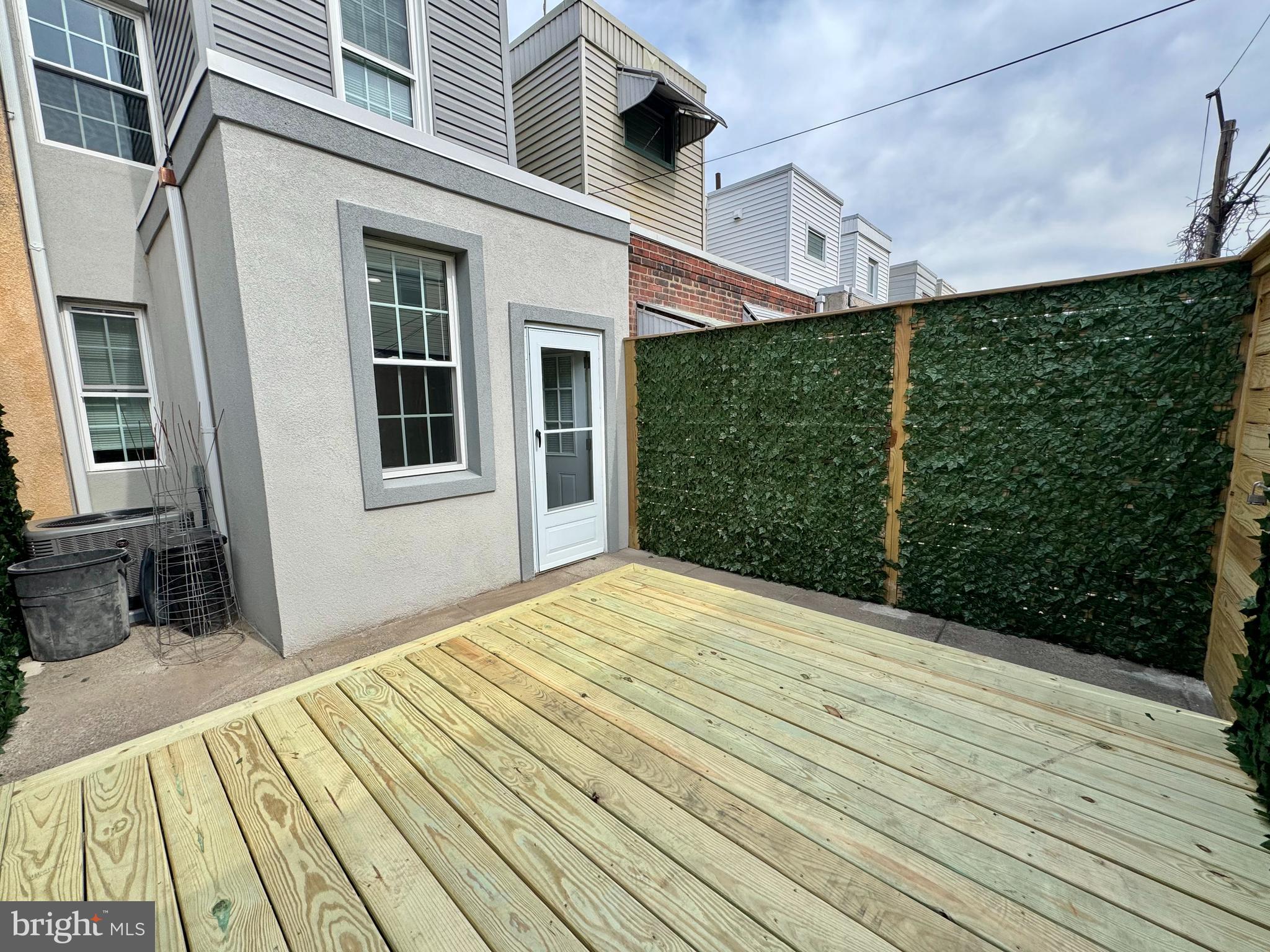 PORT RICHMOND - Residential