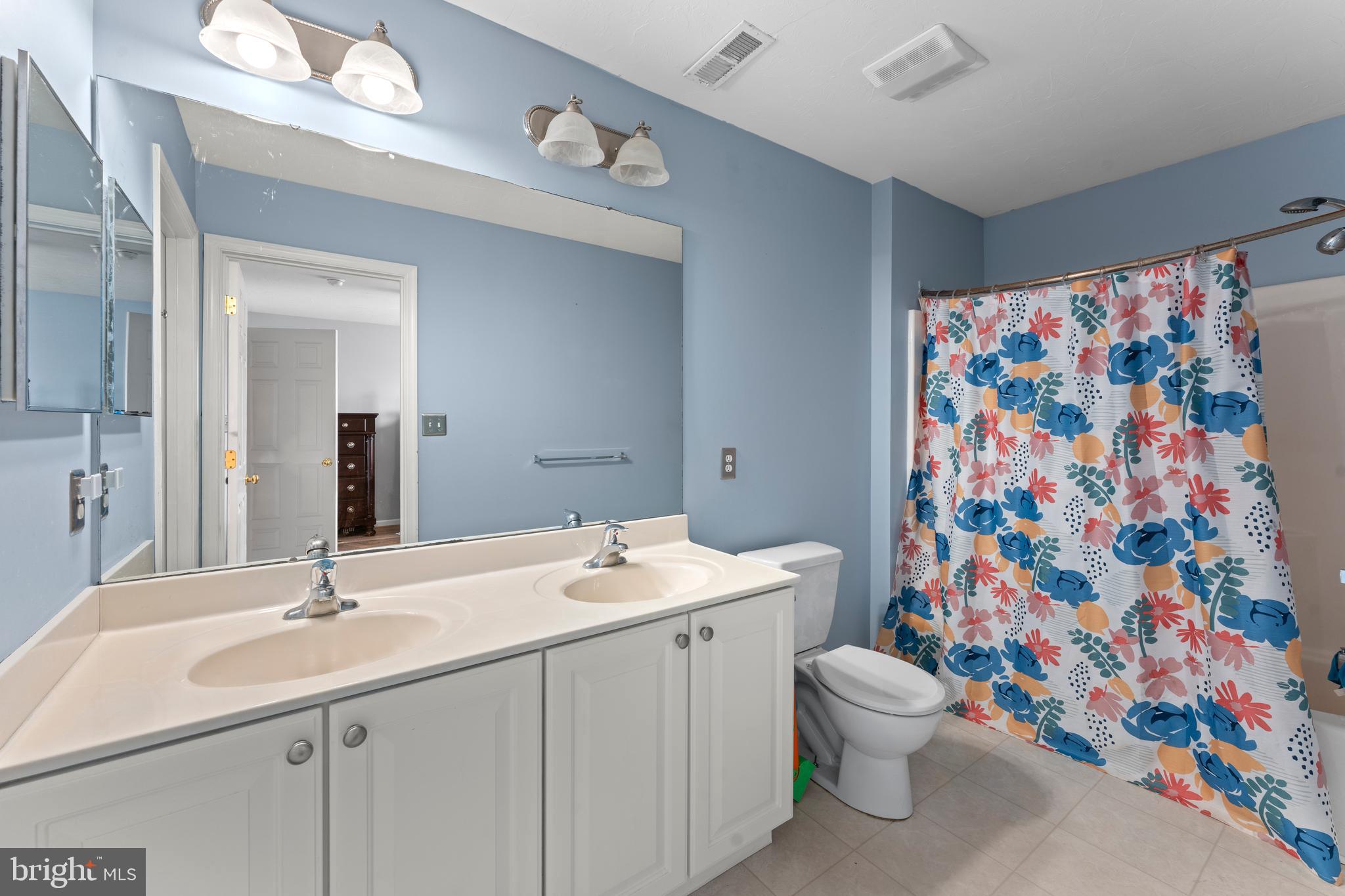 MANOR OAKS - Residential