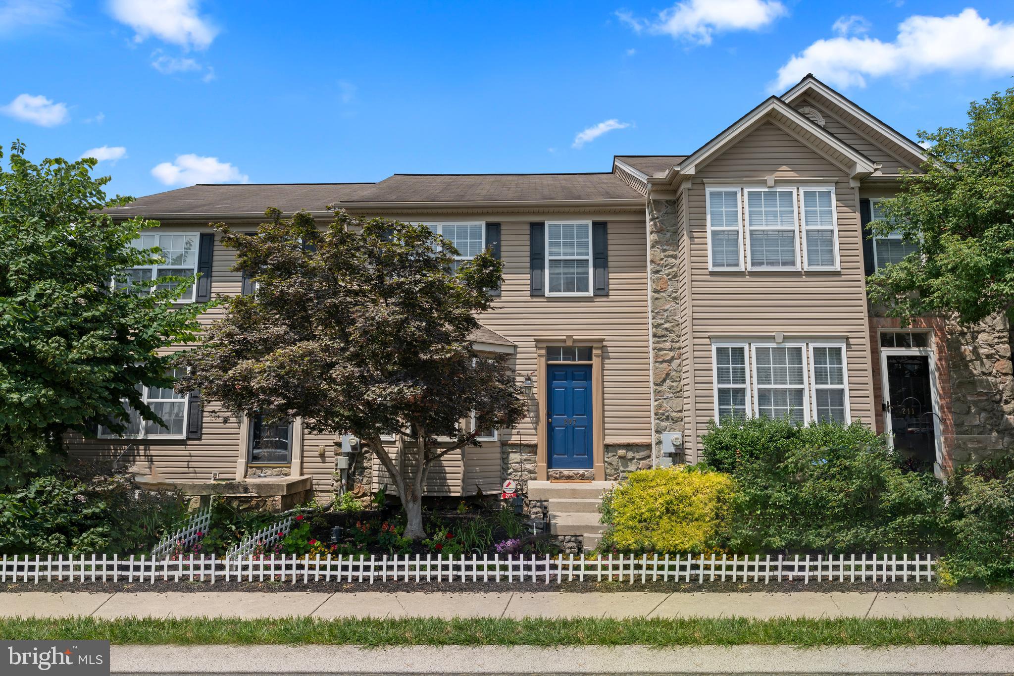 MANOR OAKS - Residential