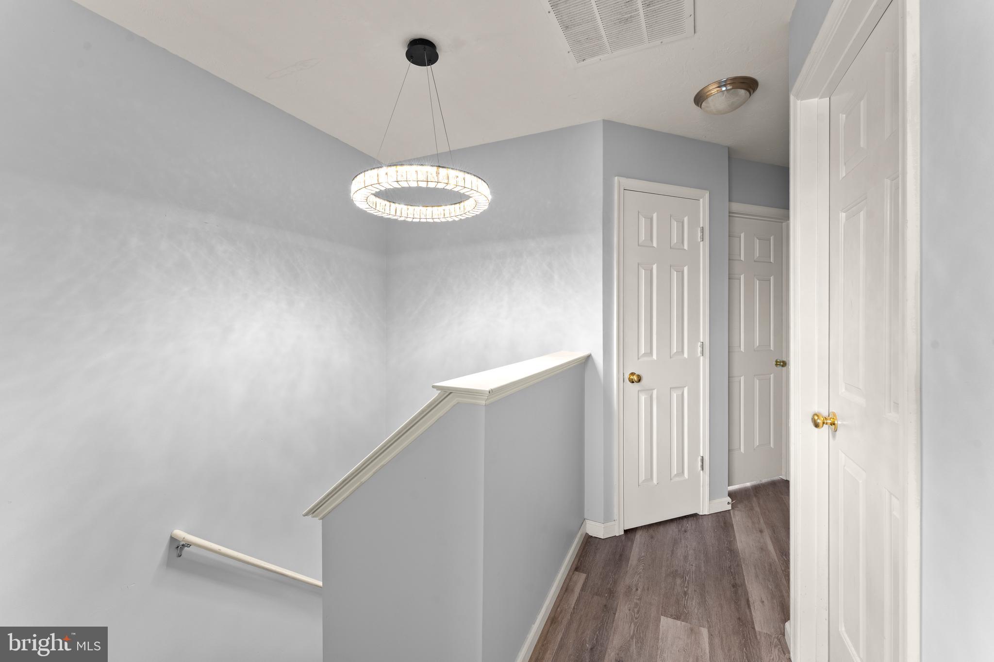 MANOR OAKS - Residential