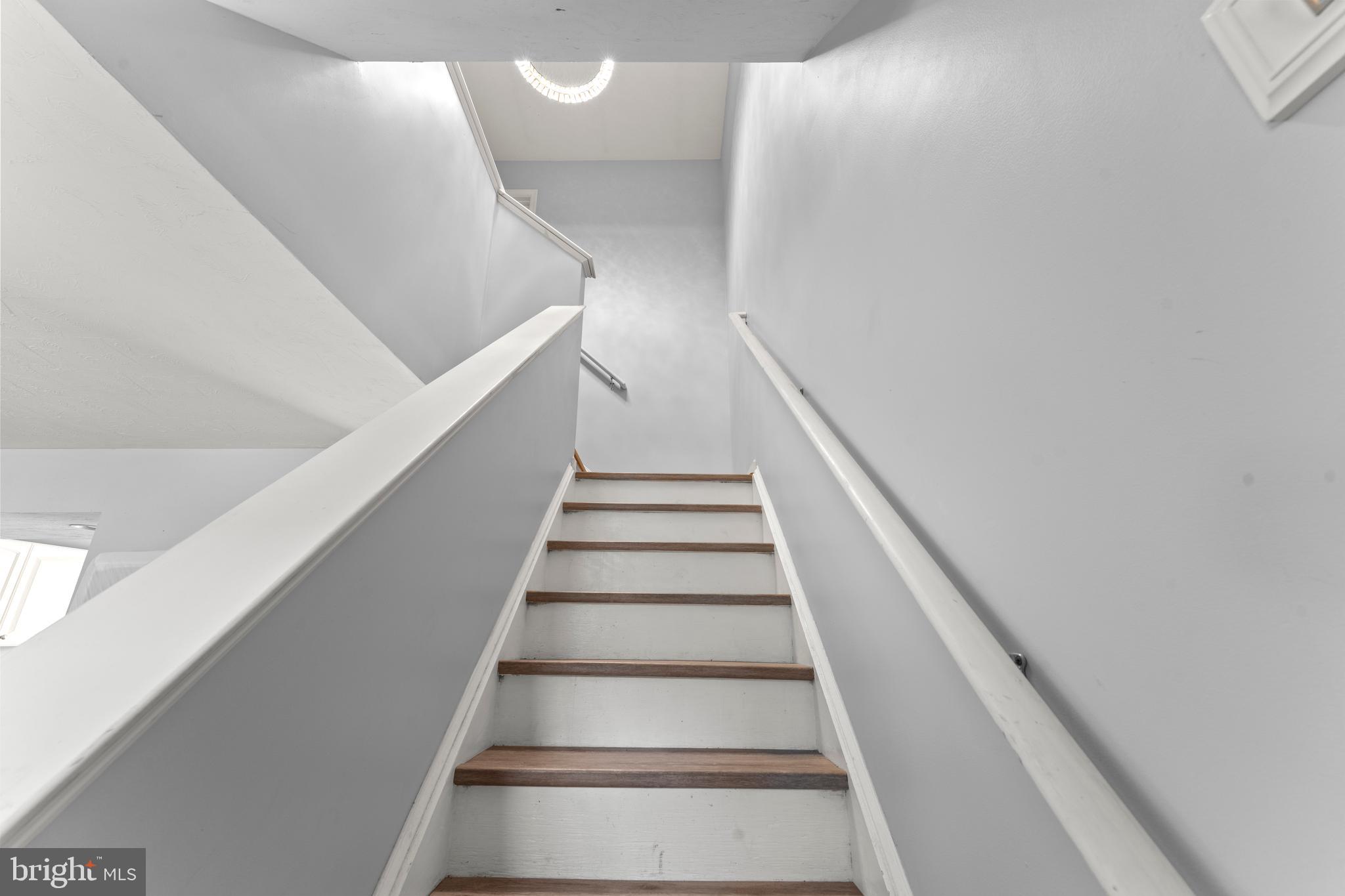 MANOR OAKS - Residential